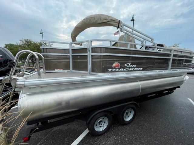 Image of 2024 SUN TRACKER SPORTFISH 20 DLX