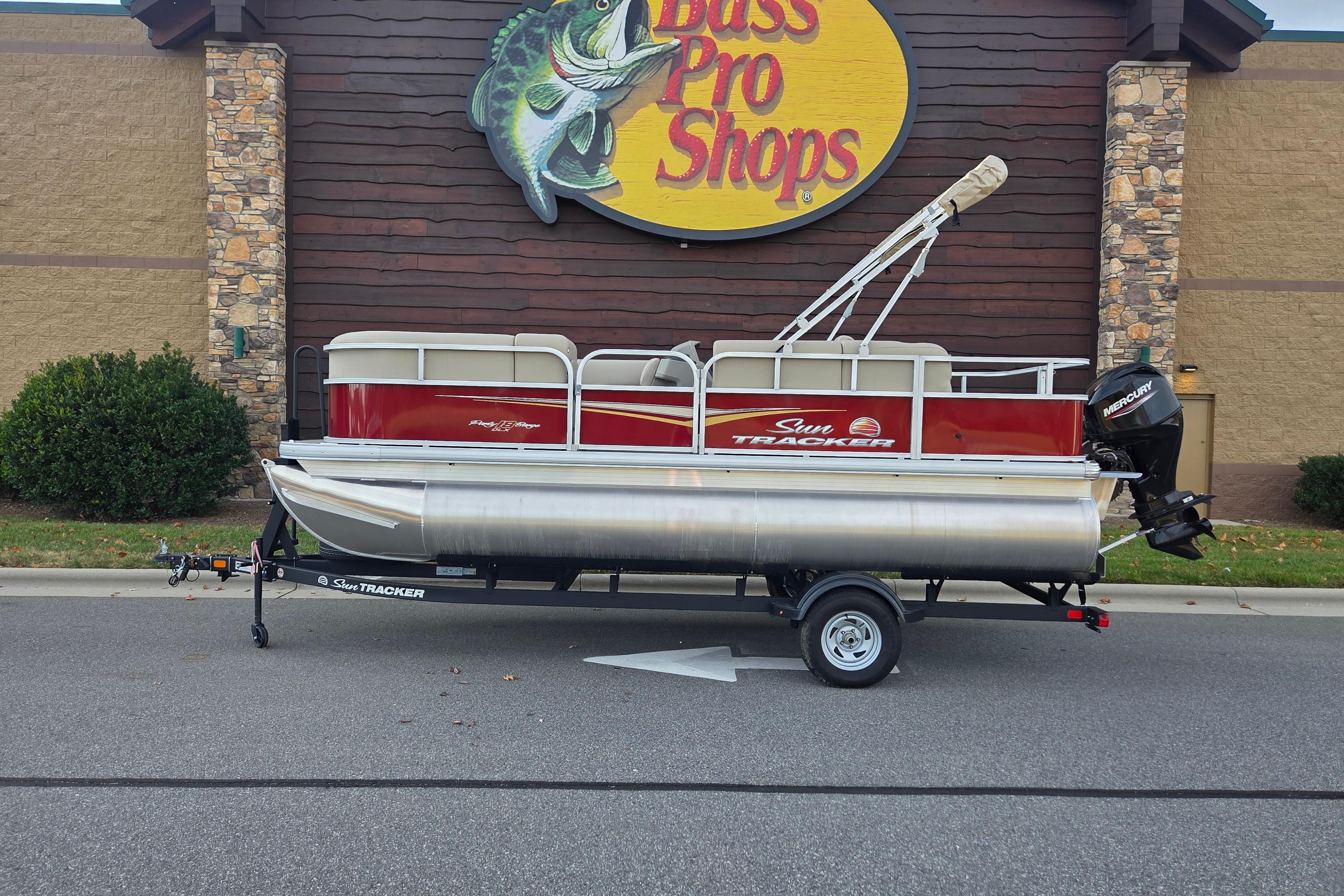 Image of 2025 SUN TRACKER PARTY BARGE 18 DLX