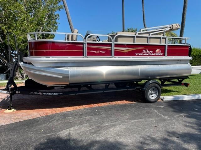 Image of 2024 SUN TRACKER BASS BUGGY 18 DLX