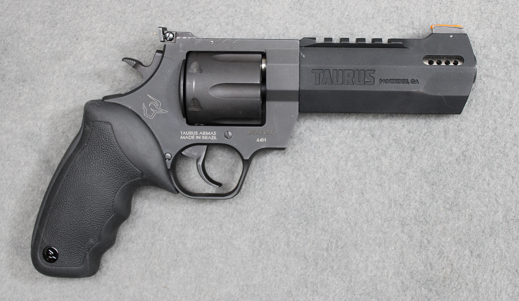 Taurus ~ Raging Hunter ~ .44 Magnum - Bass Pro Shops