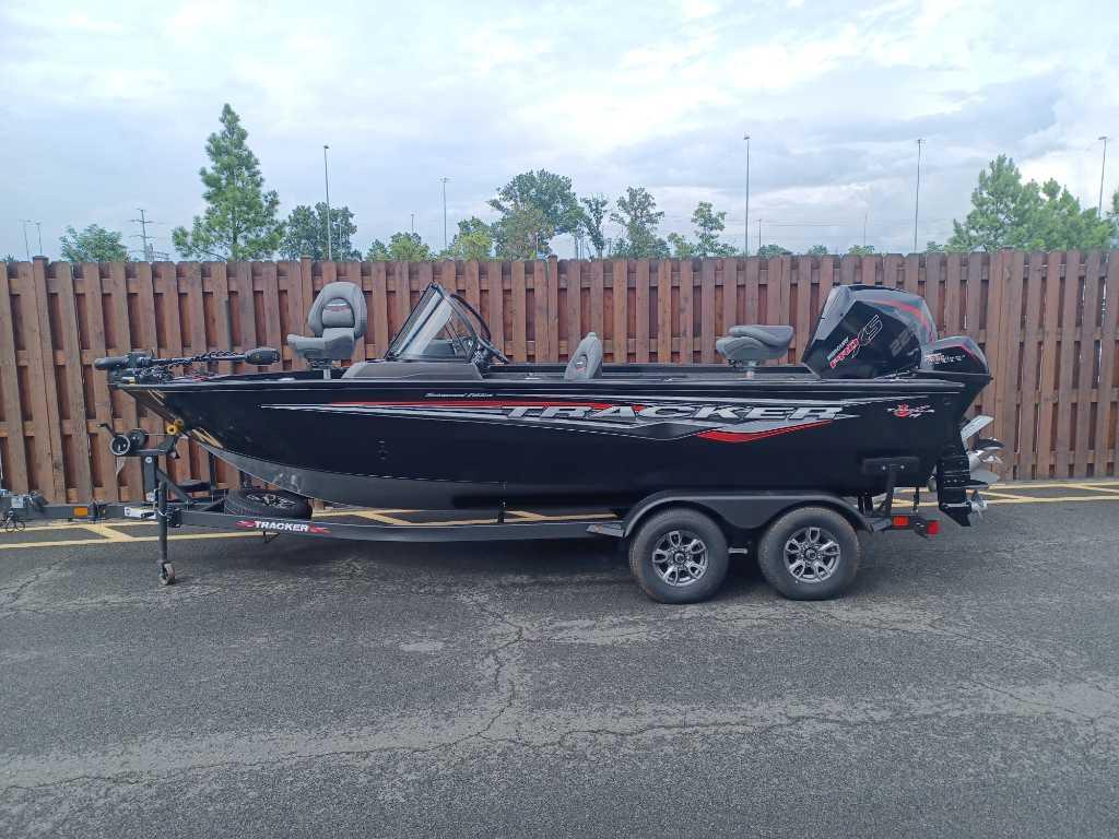 Image of 2024 TRACKER TARGA V-19 Combo