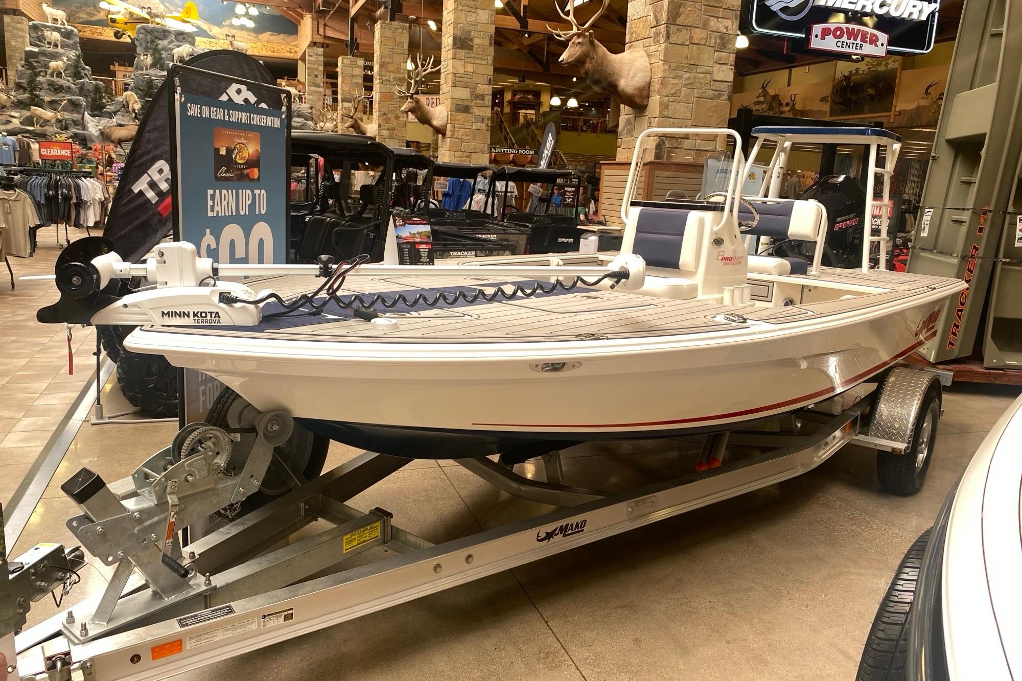 Image of 2025 MAKO 18 PRO SKIFF PATRIOT EDITION