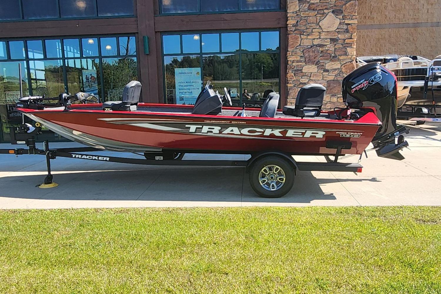 Image of 2025 TRACKER PRO TEAM 190