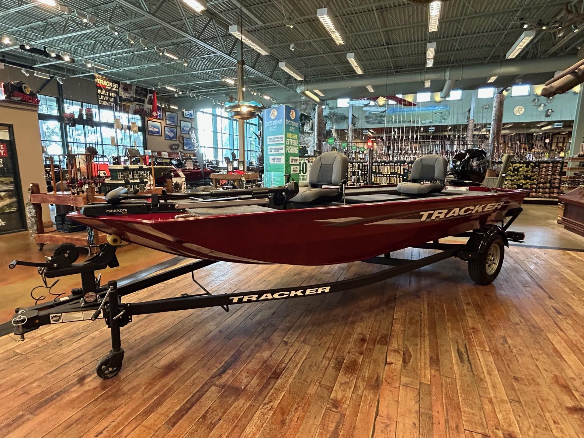 2025 TRACKER PANFISH 17 | Bass Pro Shops