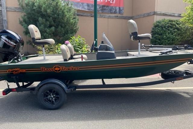 Image of 2026 TRACKER BASS TRACKER CLASSIC LIMITED