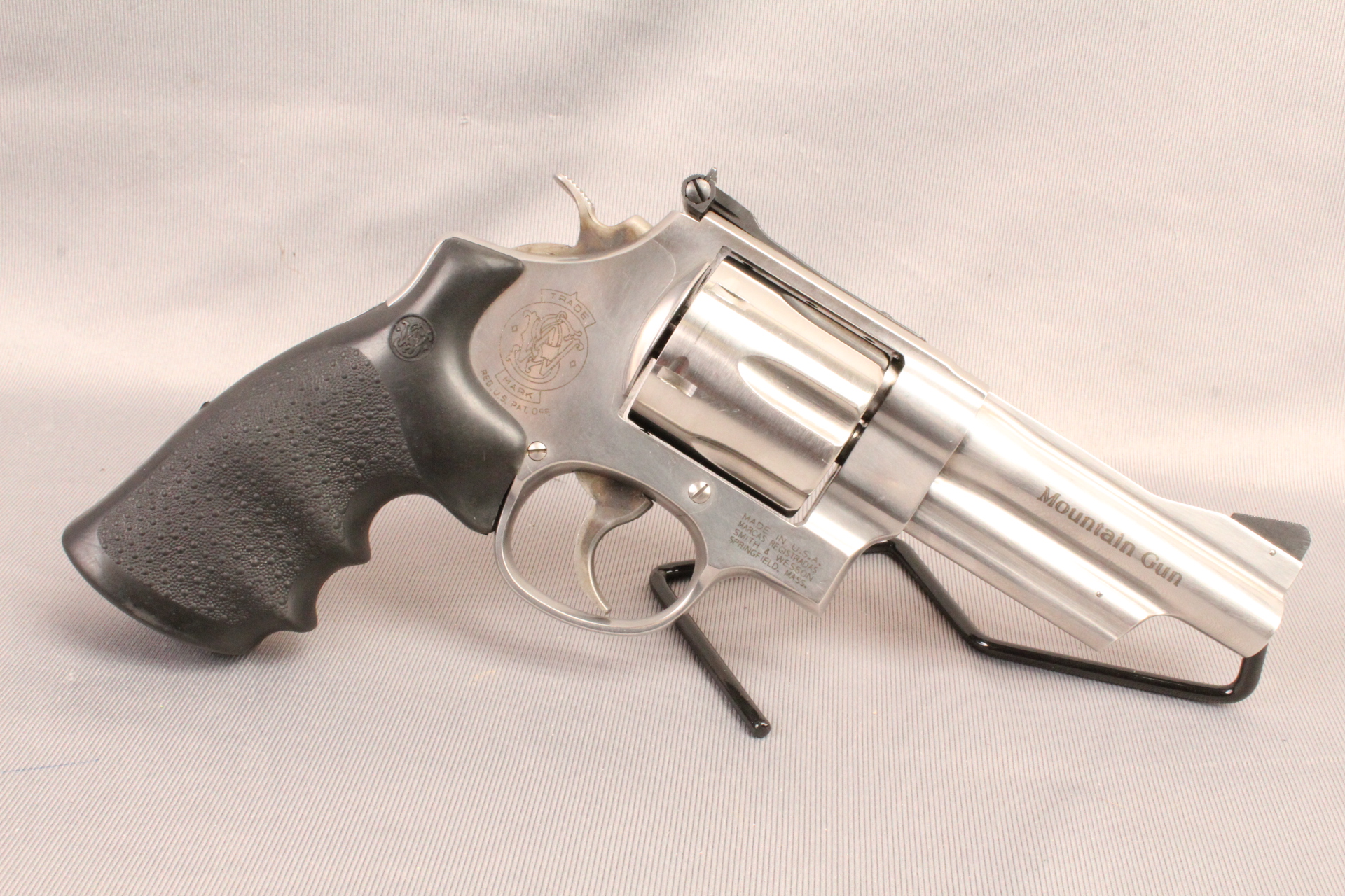 Smith & Wesson ~ 629-5 ~ .44 Magnum - Bass Pro Shops