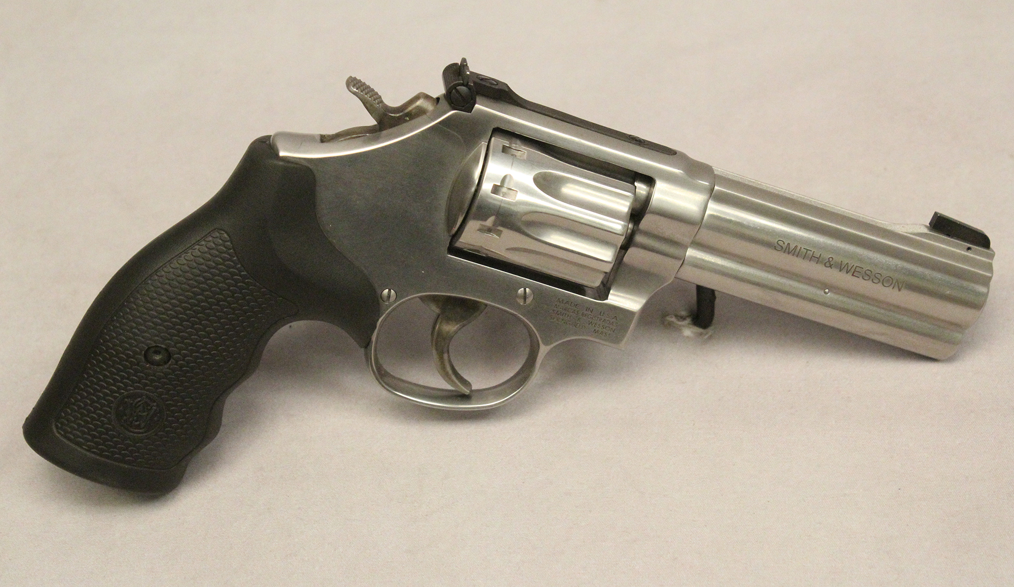 Smith & Wesson ~ Model 617-6 ~ .22 Long Rifle - Bass Pro Shops