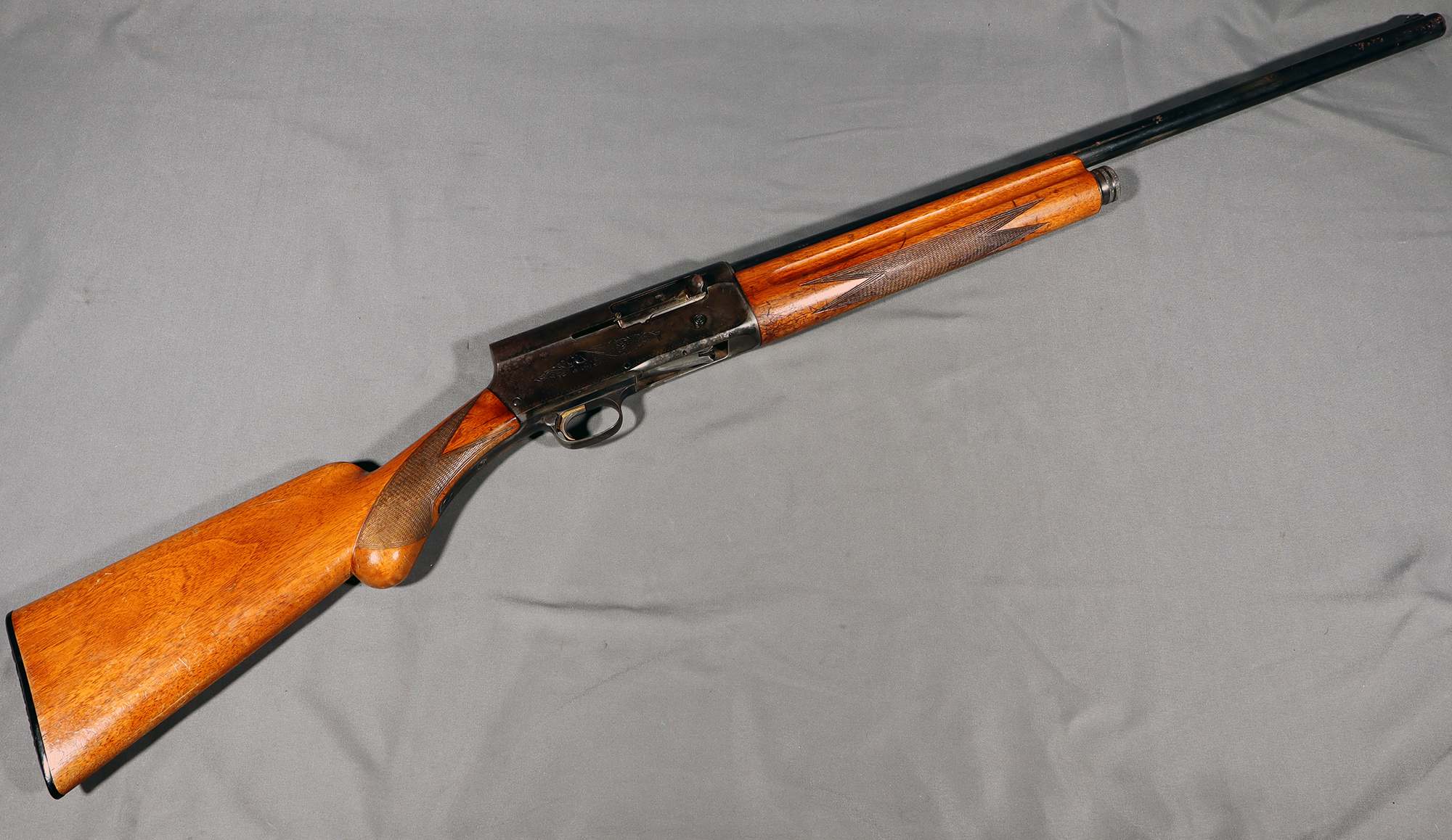 Browning ~ Light Twelve ~ 12 Gauge - Bass Pro Shops