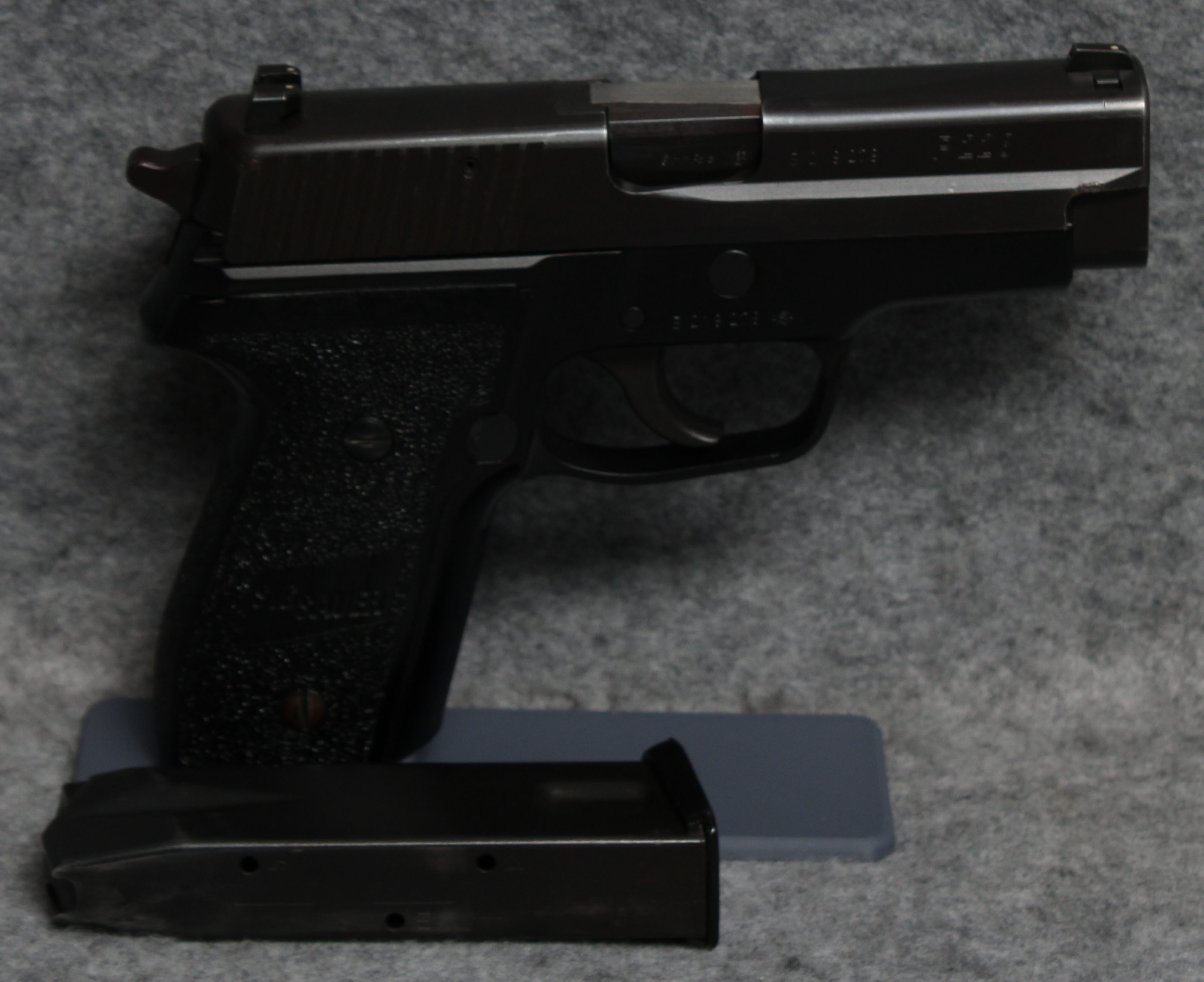 Image of SIG Sauer ~ P228 ~ 9MM Parabellum