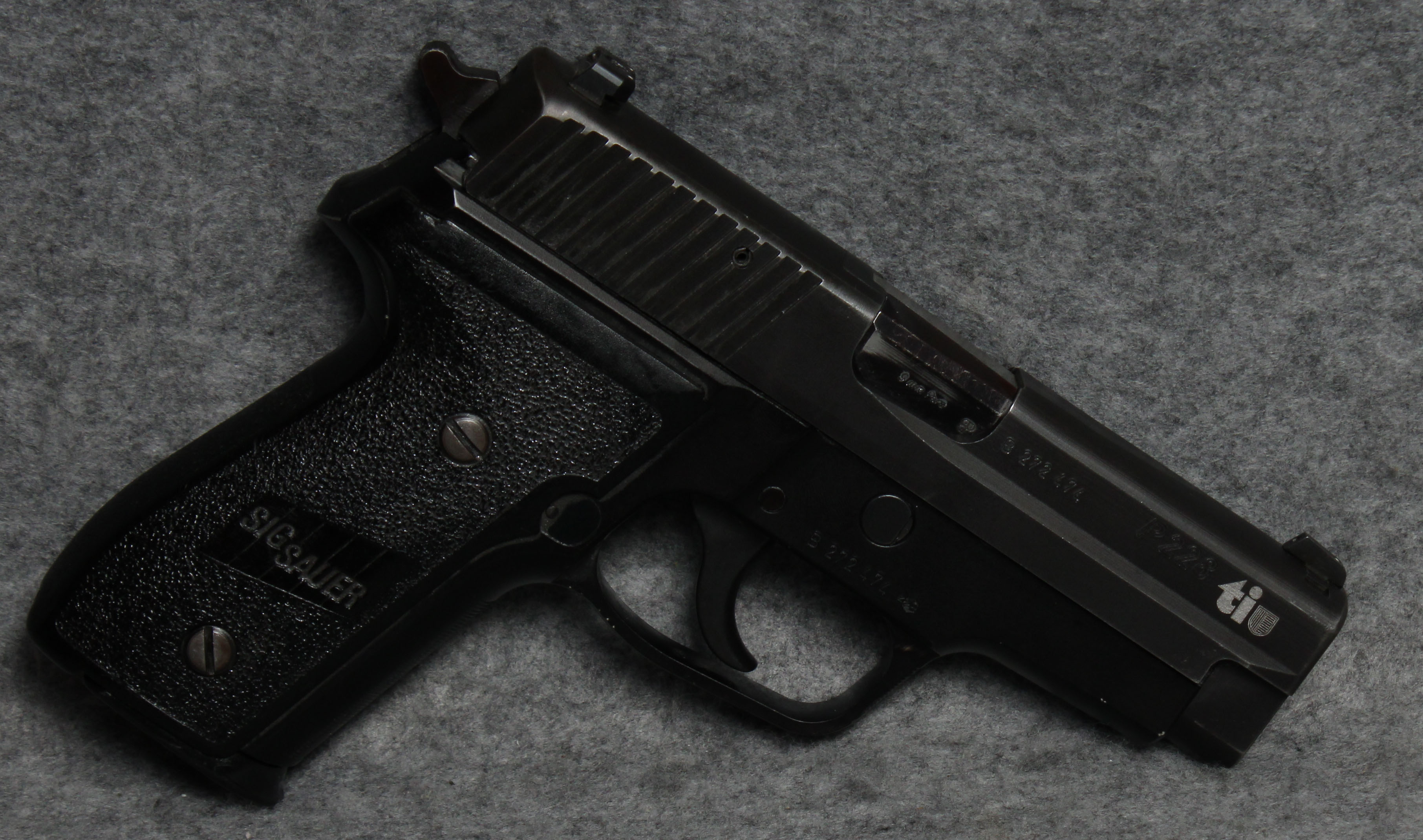 SIG Sauer ~ P228 ~ 9MM Luger - Sig Sauer