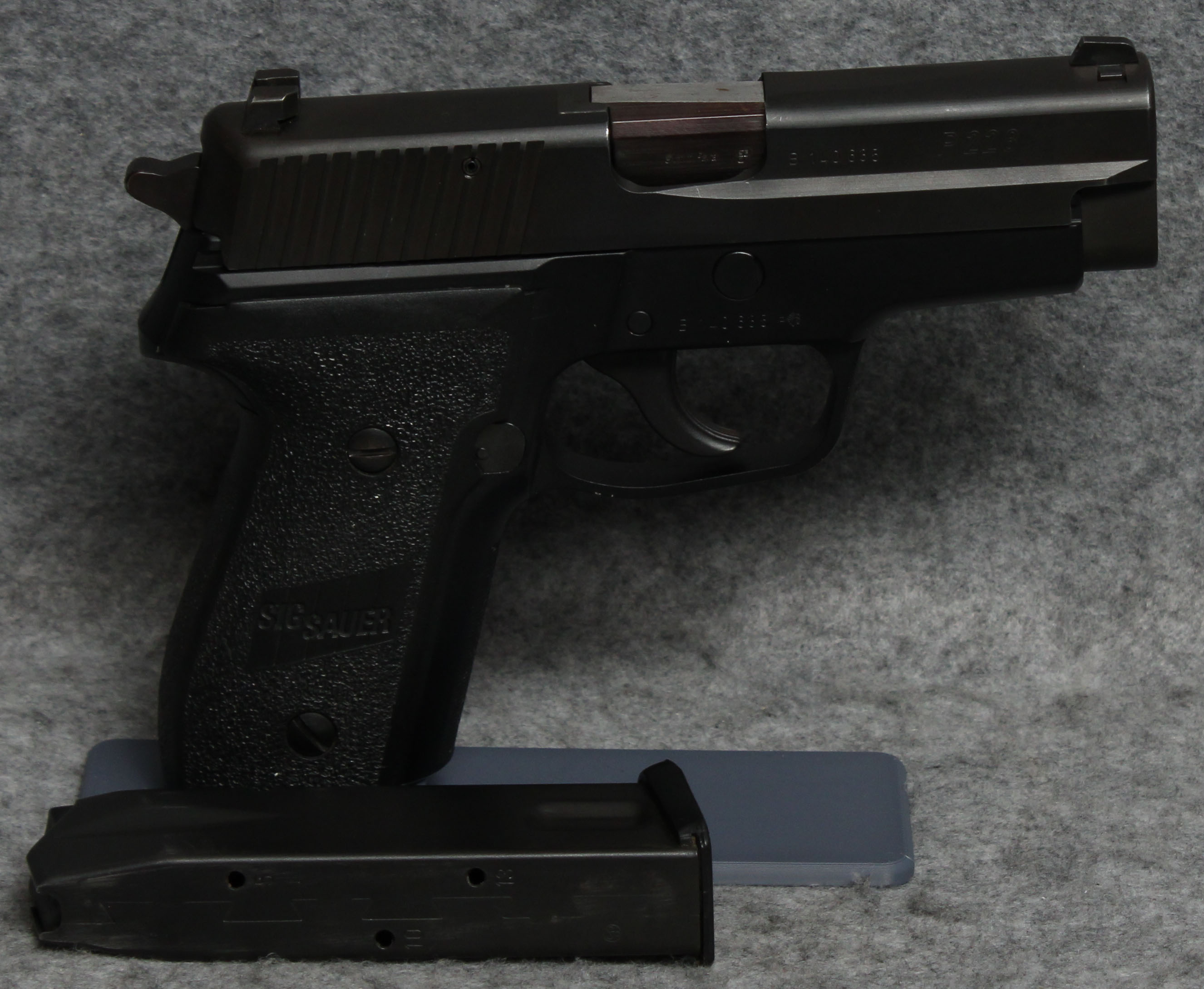 Sig Sauer ~ P228 ~ 9MM Luger - Sig Sauer