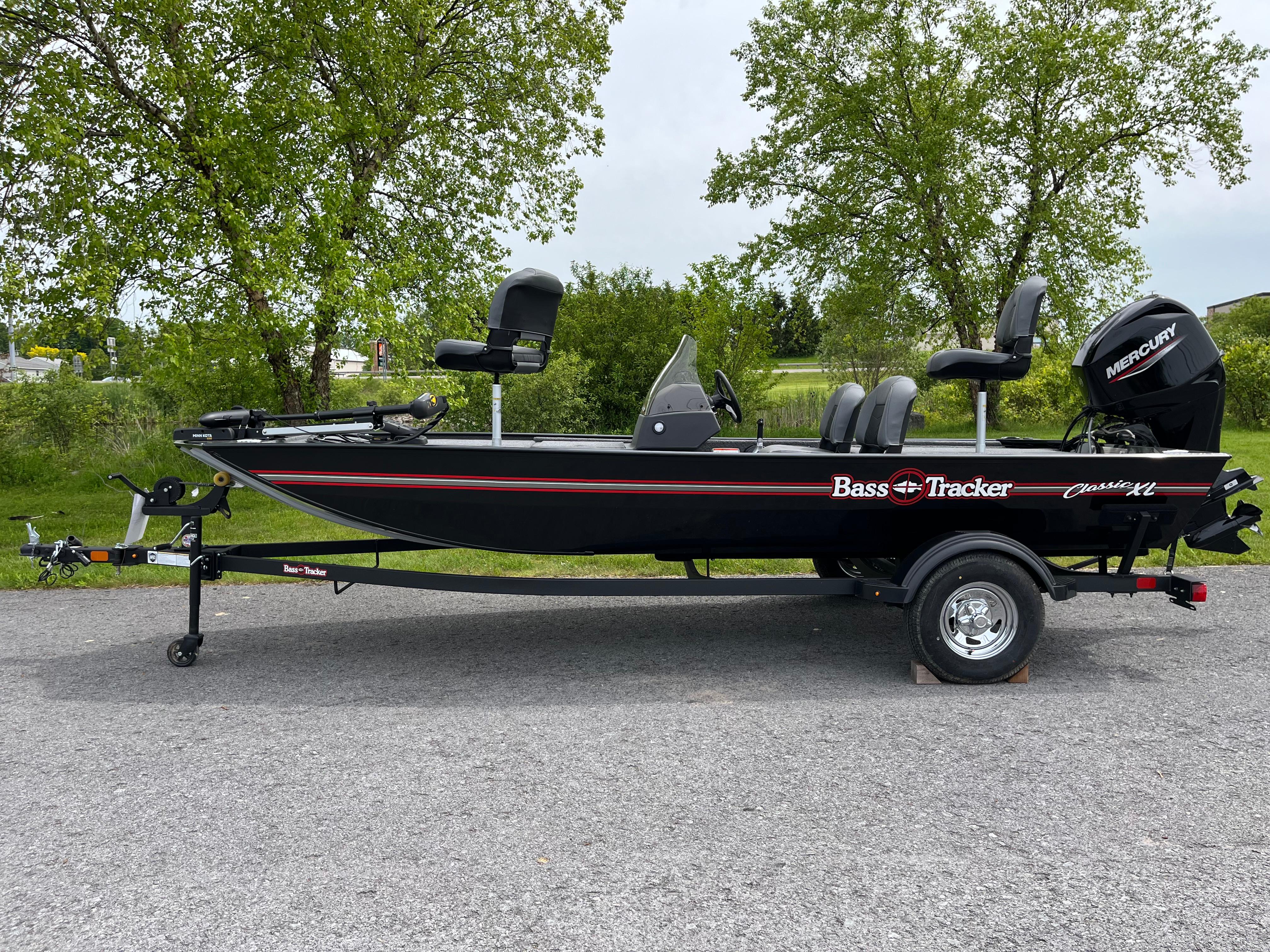 Image of 2025 TRACKER BASS TRACKER CLASSIC XL