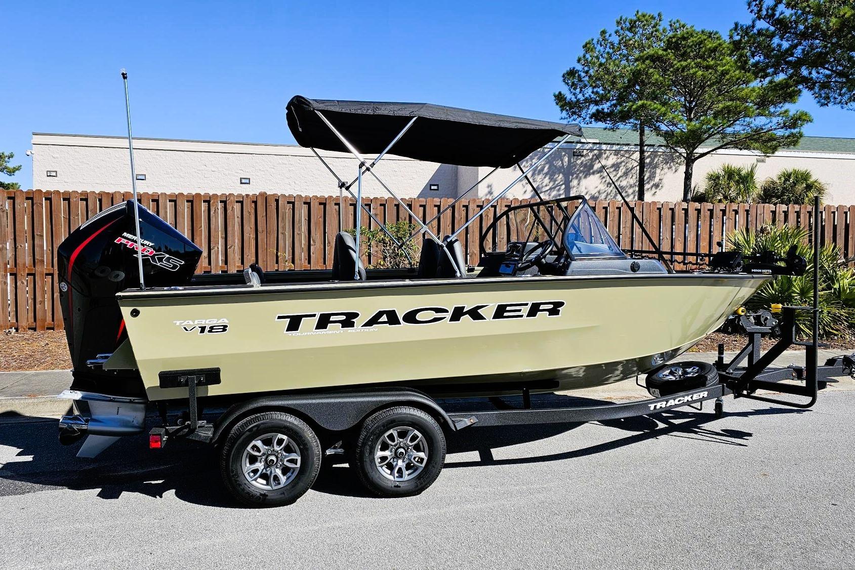 Image of 2026 TRACKER TARGA™ V-18 COMBO