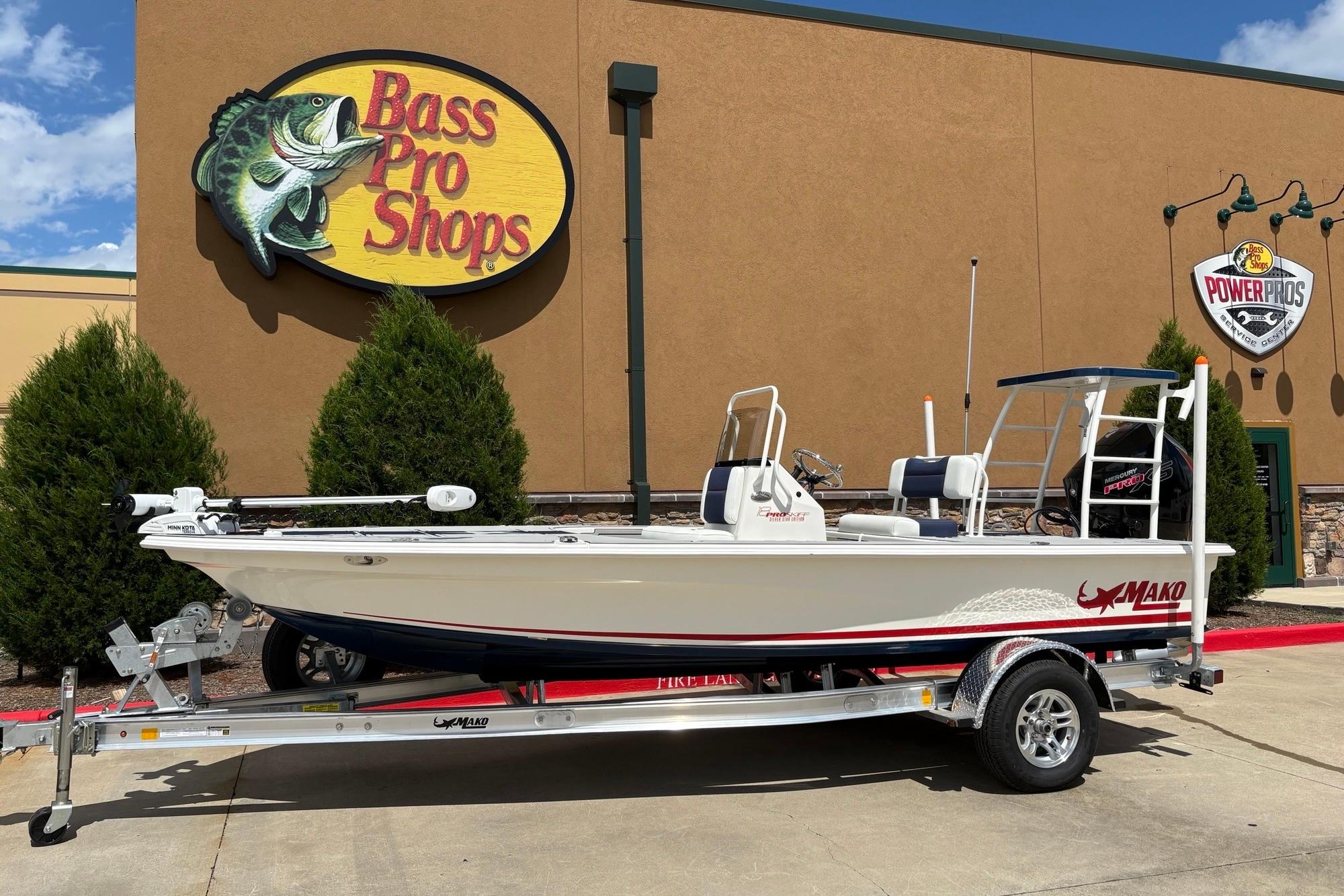 Image of 2026 MAKO 18 PRO SKIFF PATRIOT EDITION
