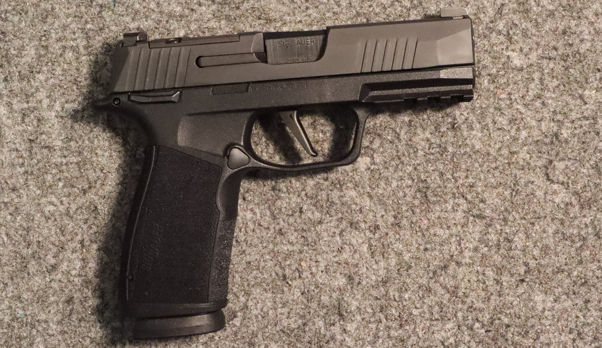 Sig Sauer ~ P365 Macro ~ 9mm Luger (SKU: 4669062) - Bass Pro Shops