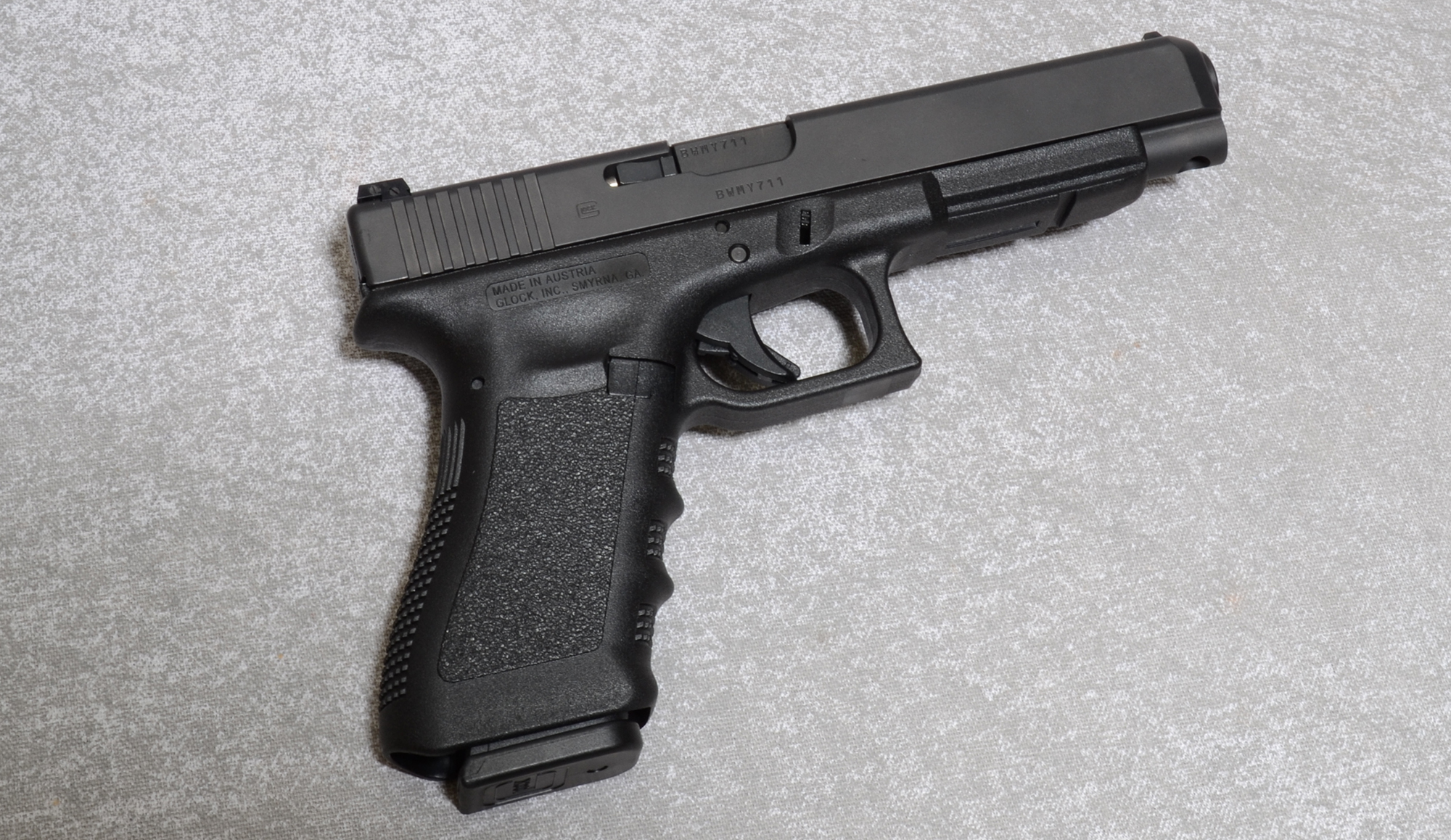Image of Glock 35 Pistol, .40 S&W, 5 Inch Barrel, 1 3/4 lbs.