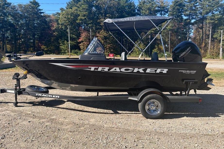 Image of 2026 TRACKER PRO GUIDE™ V-175 WT