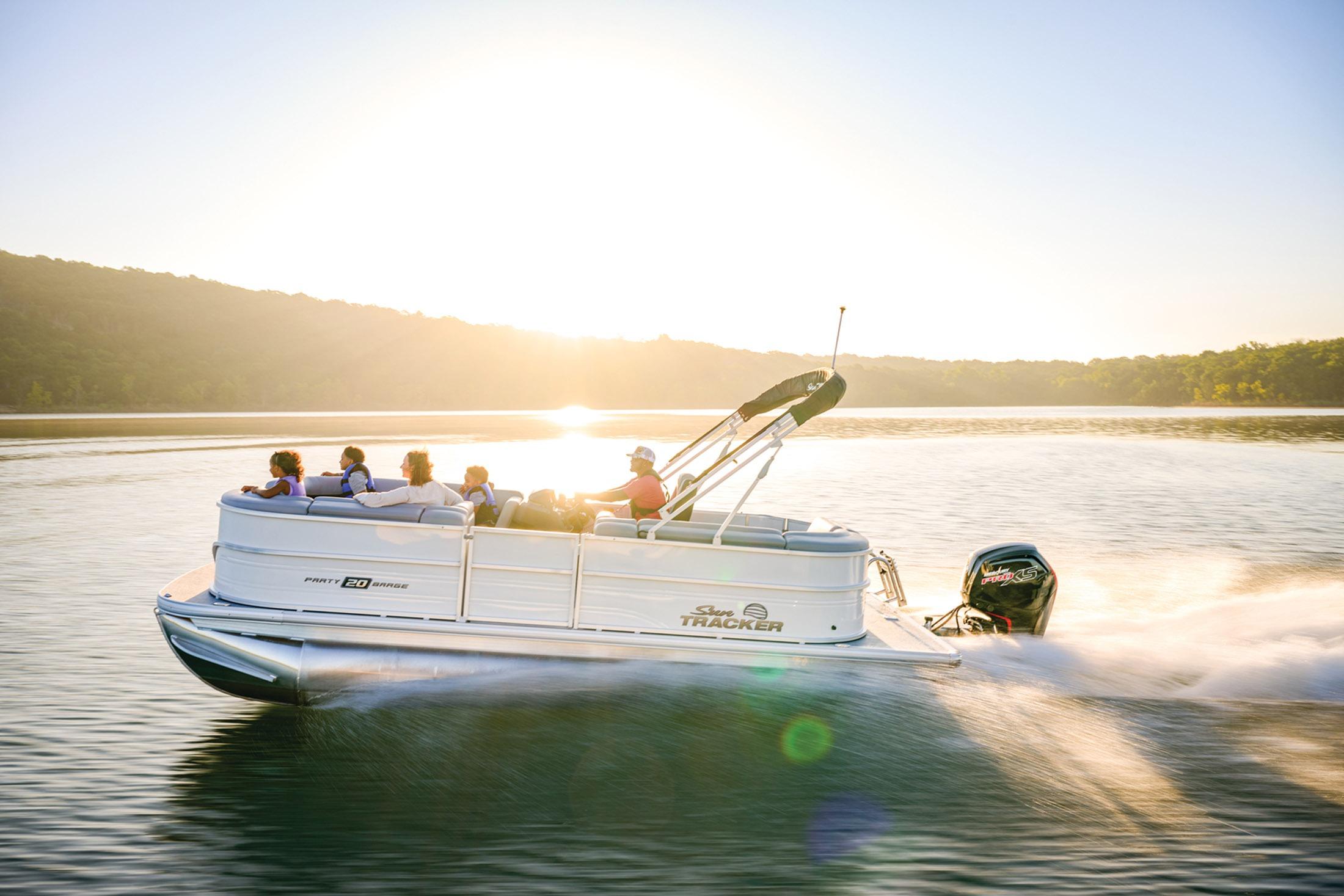Image of 2026 SUN TRACKER PARTY BARGE® 20 DLX