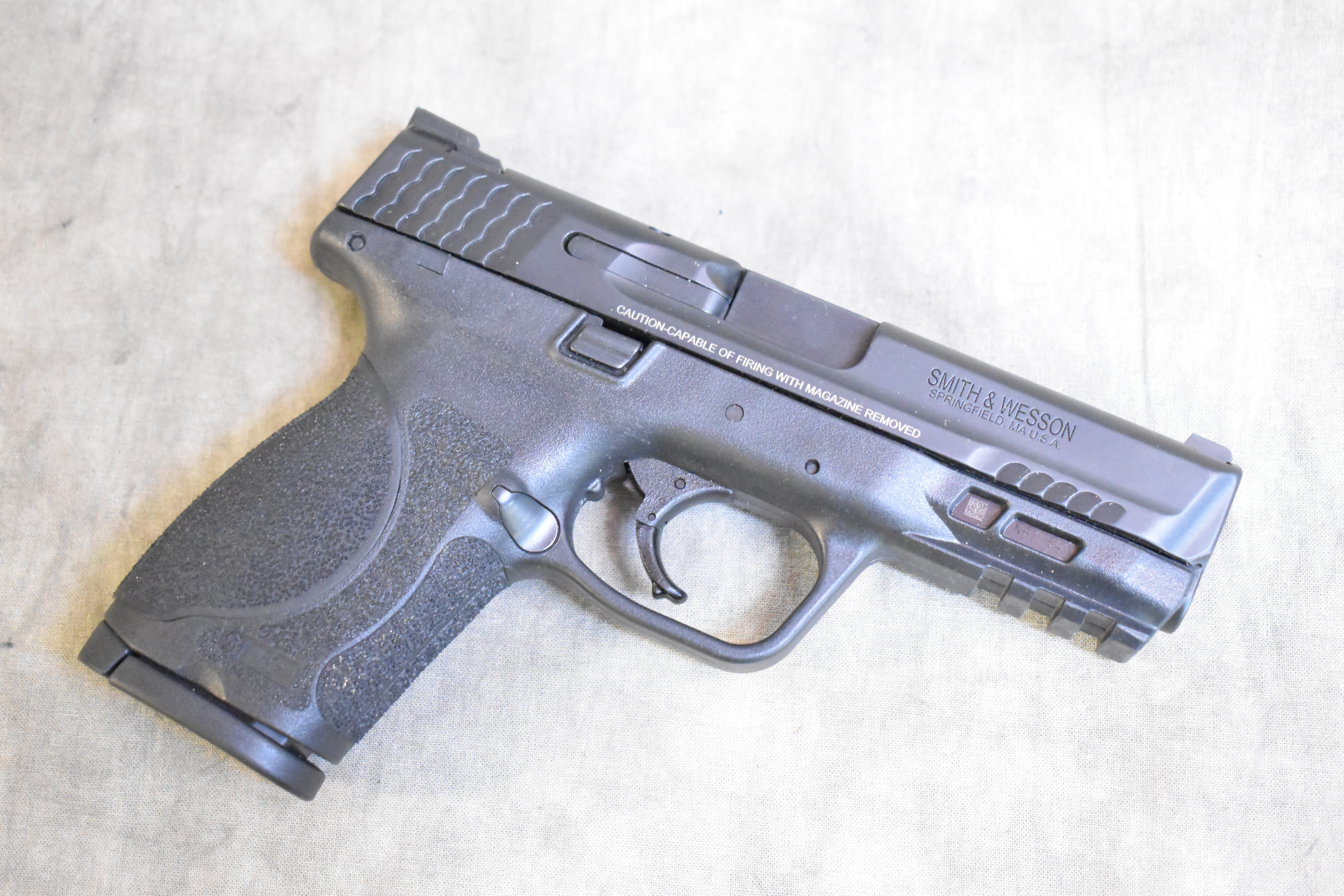 Image of Smith & Wesson ~ M&P40 M2.0 ~ .40 S&W