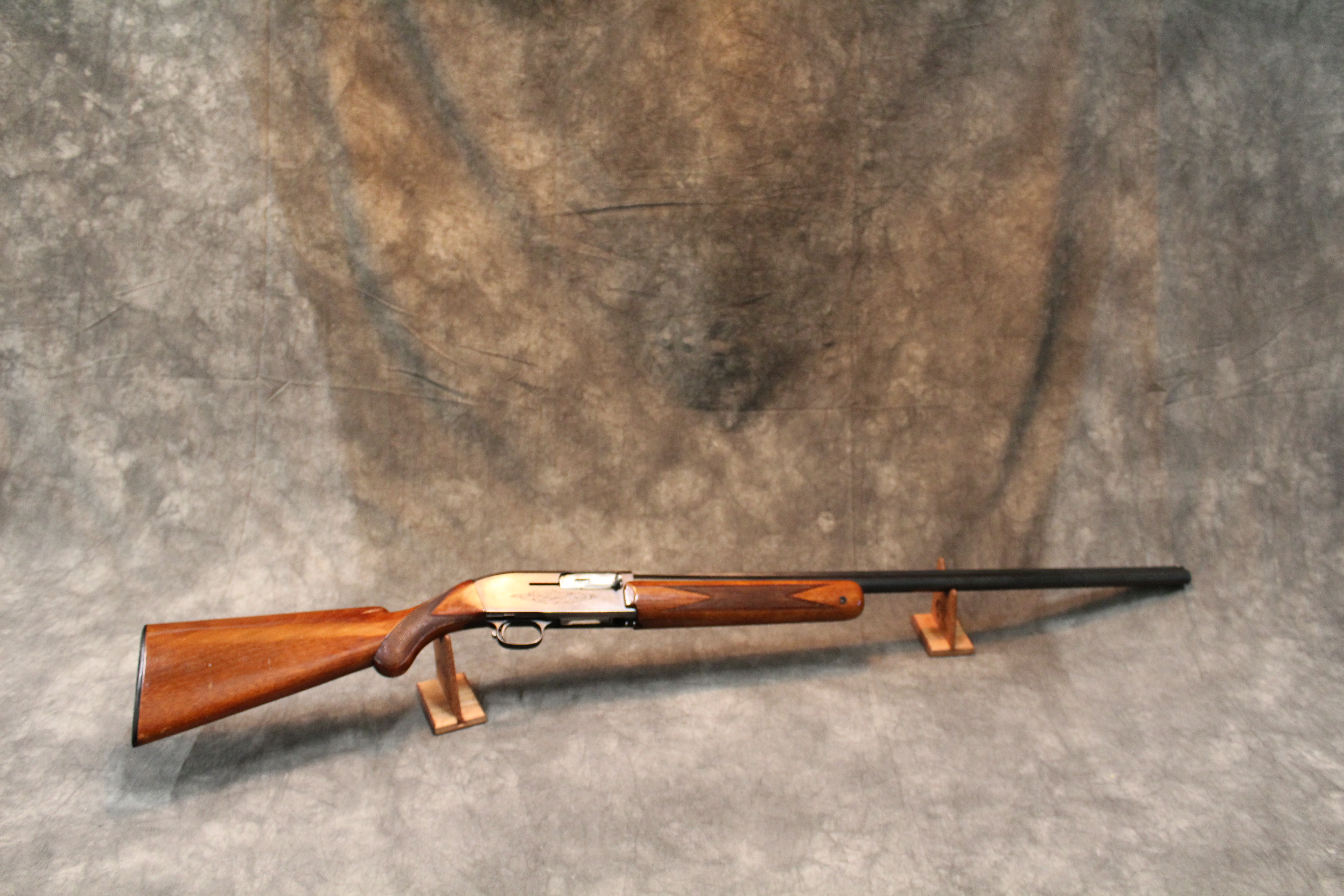 Image of Fabrique Nationale Herstal ~ No model marked ~ 12 Gauge