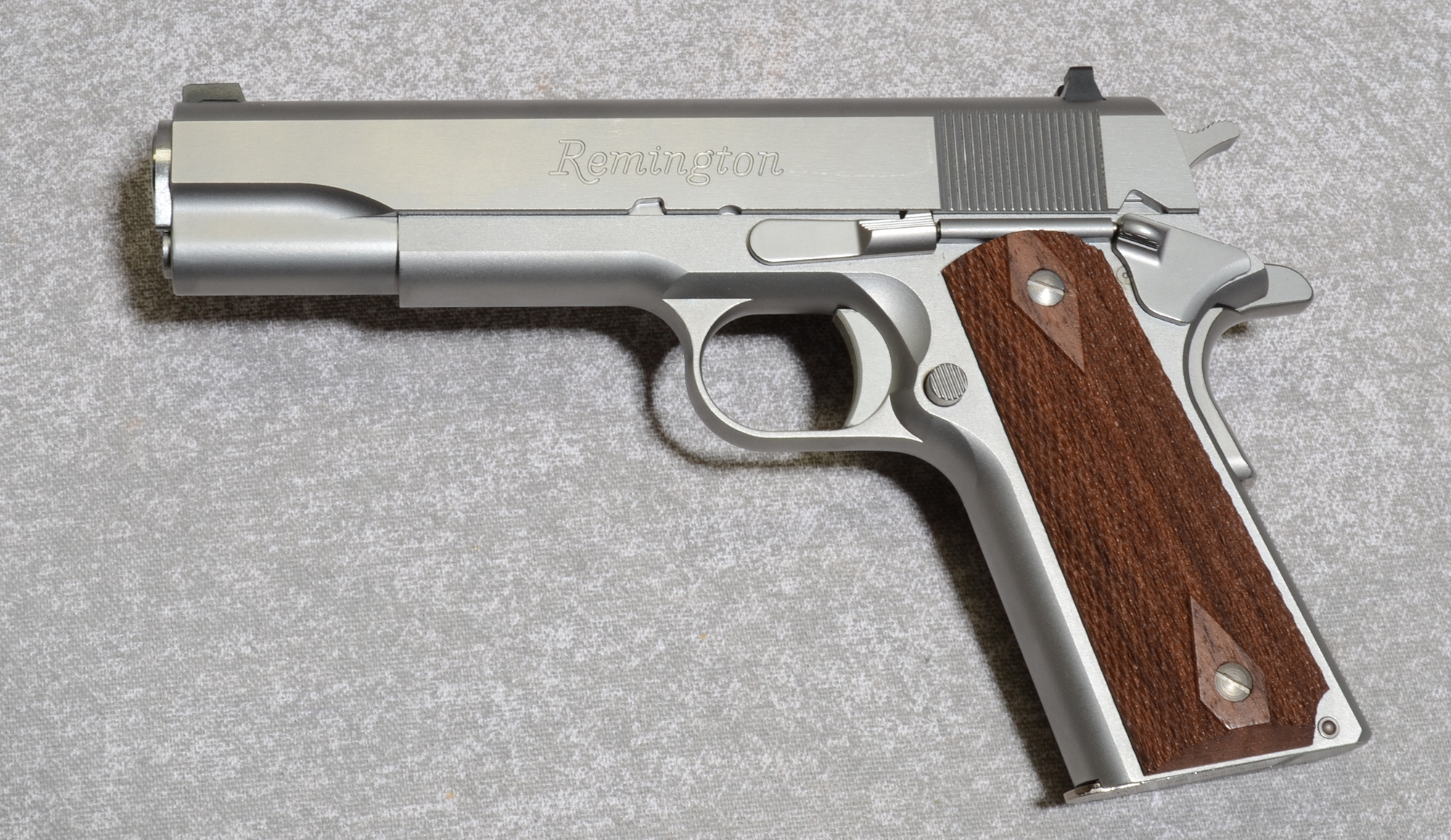 Image of Remington 1911 R1 Pistol, .45 Auto, 5 Inch Barrel, 2 1/2 lbs.