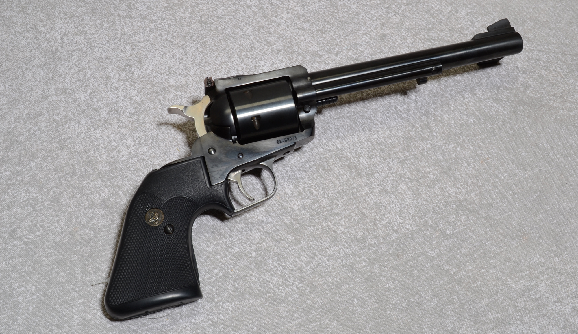 Image of Ruger New Model Super Blackhawk Revolver, .44 Magnum, 7 1/2 Inch Barrel, 3 1/4 lbs.