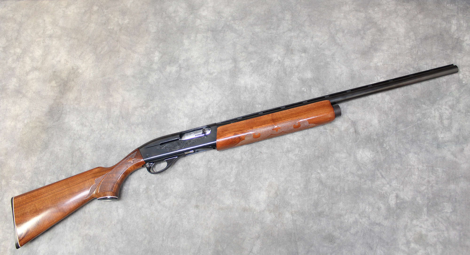 Image of REMINGTON ARMS CO. ~ MODEL 1100 ~ 12 GAUGE