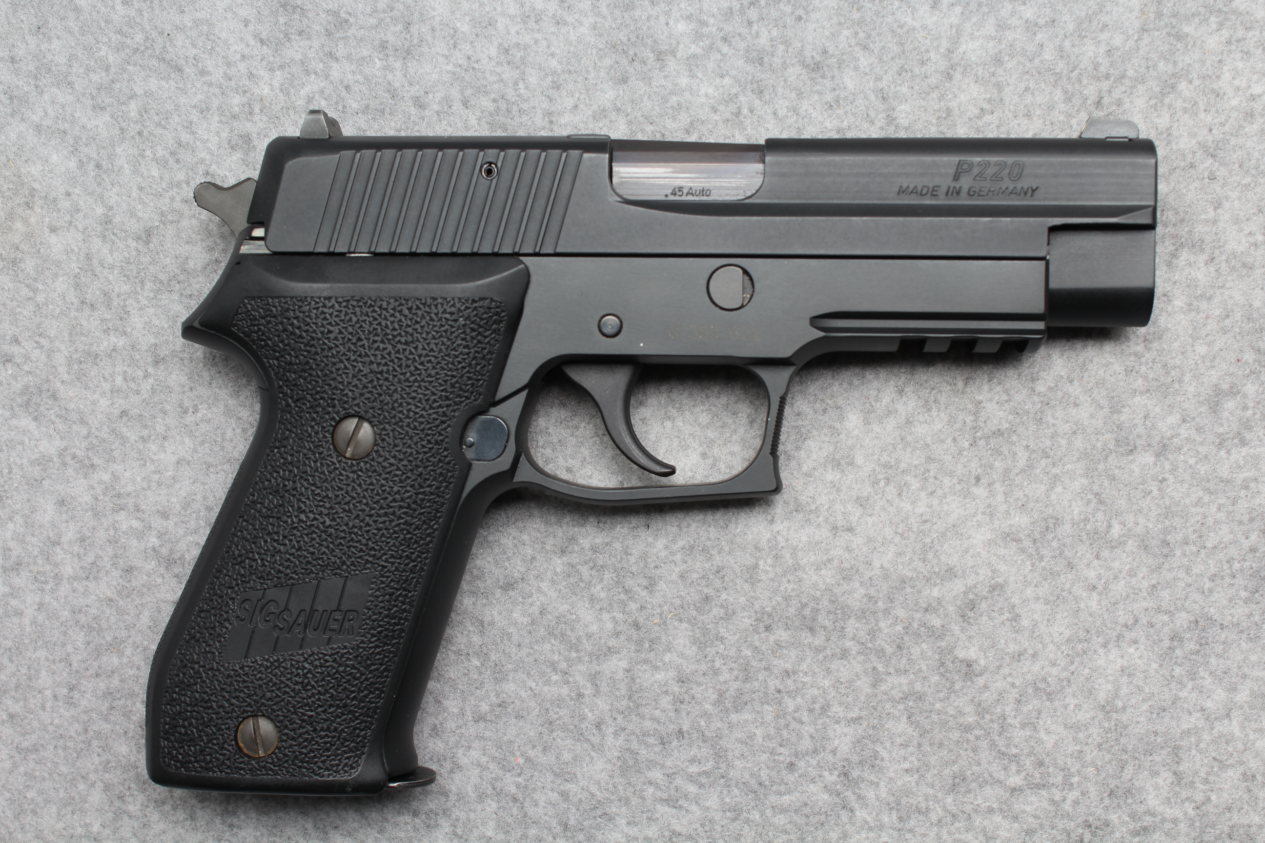 Sig Sauer ~ P220 ~ .45 Auto - Bass Pro Shops