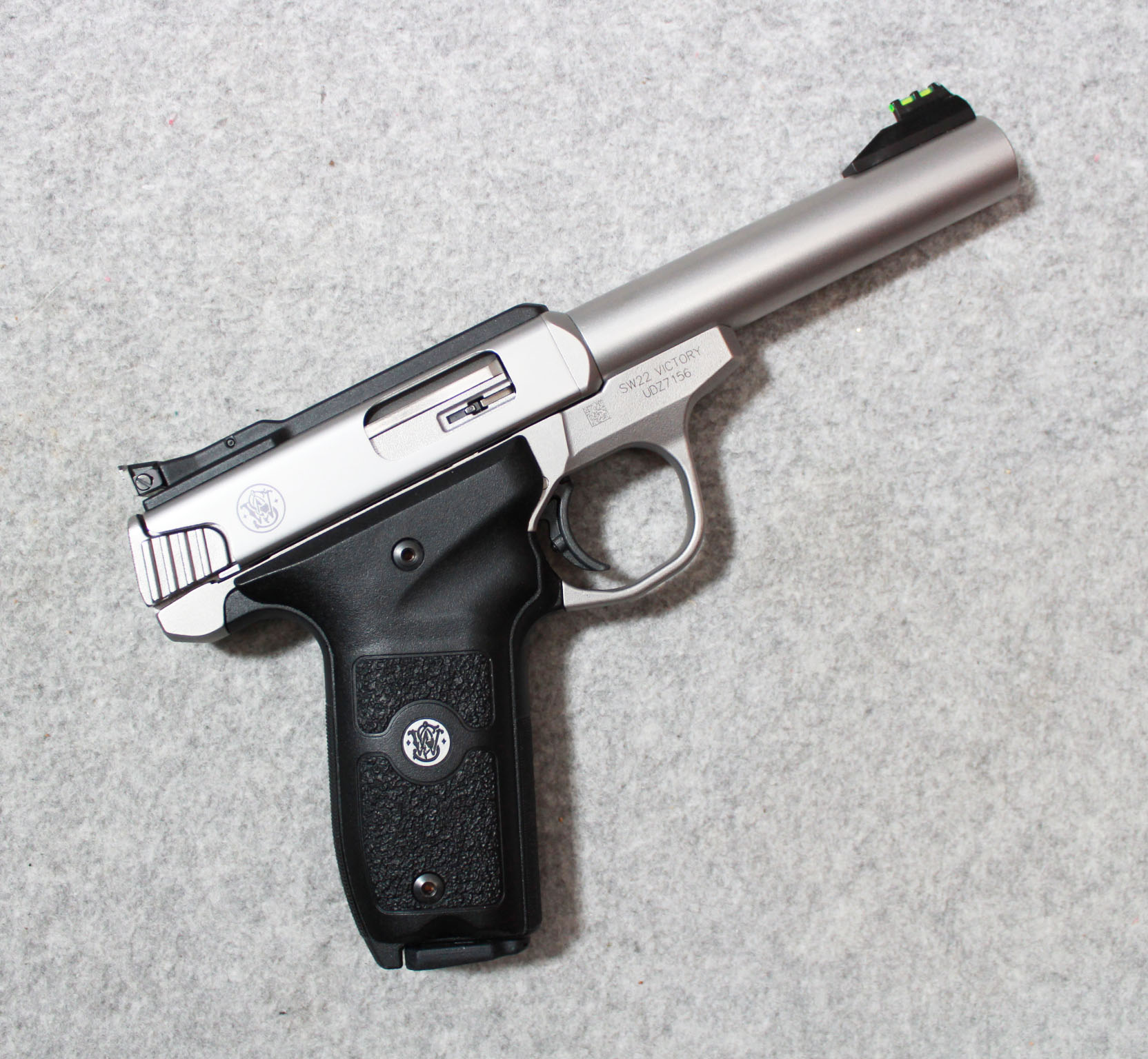 Image of Smith & Wesson ~ SW22 Victory ~ .22LR