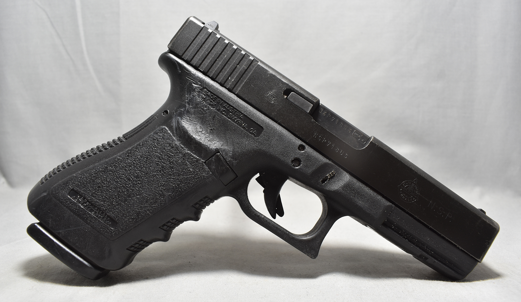 Image of Glock ~ 21 ~ .45 Auto