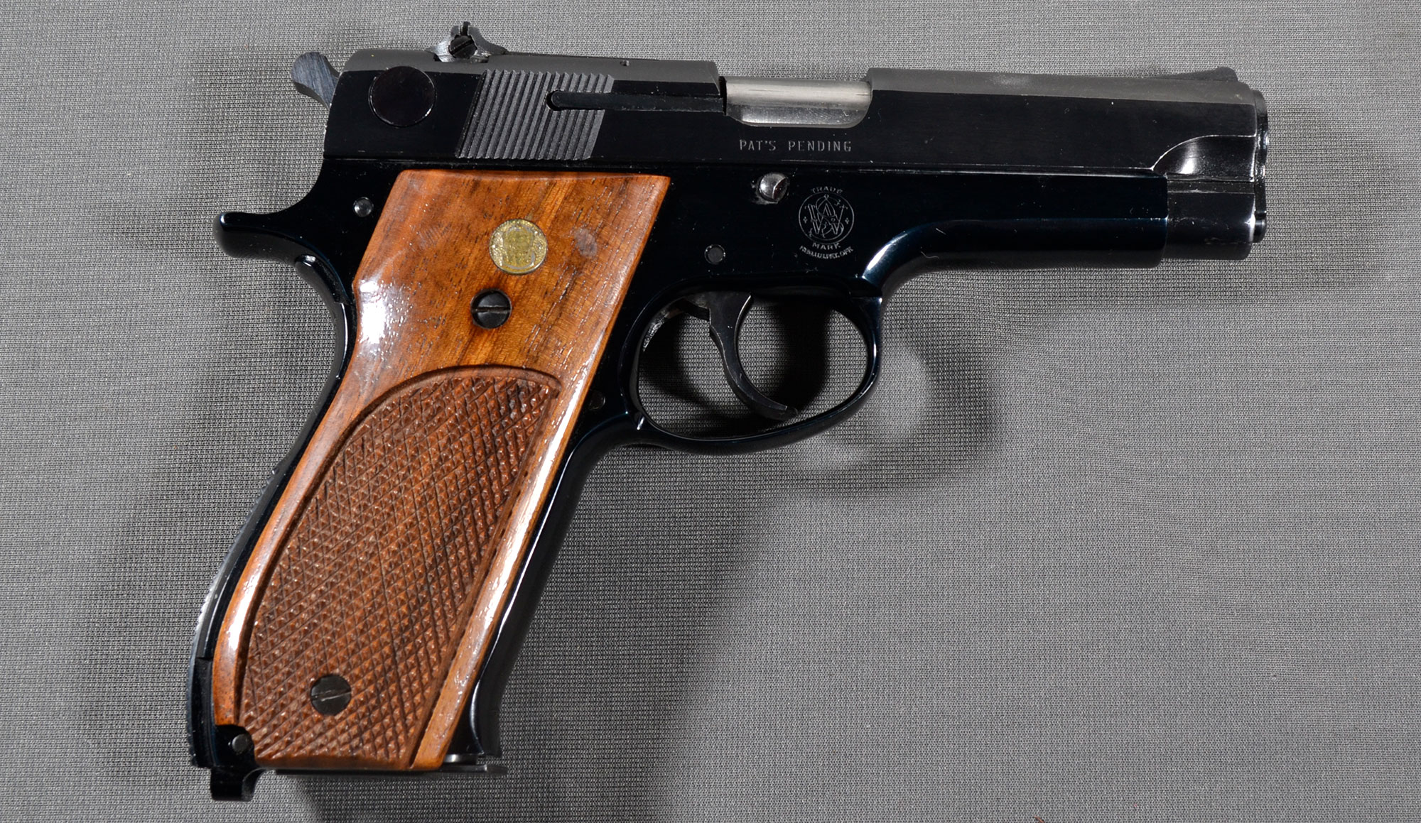 Smith & Wesson ~ 39-2 ~ 9mm Luger - Bass Pro Shops