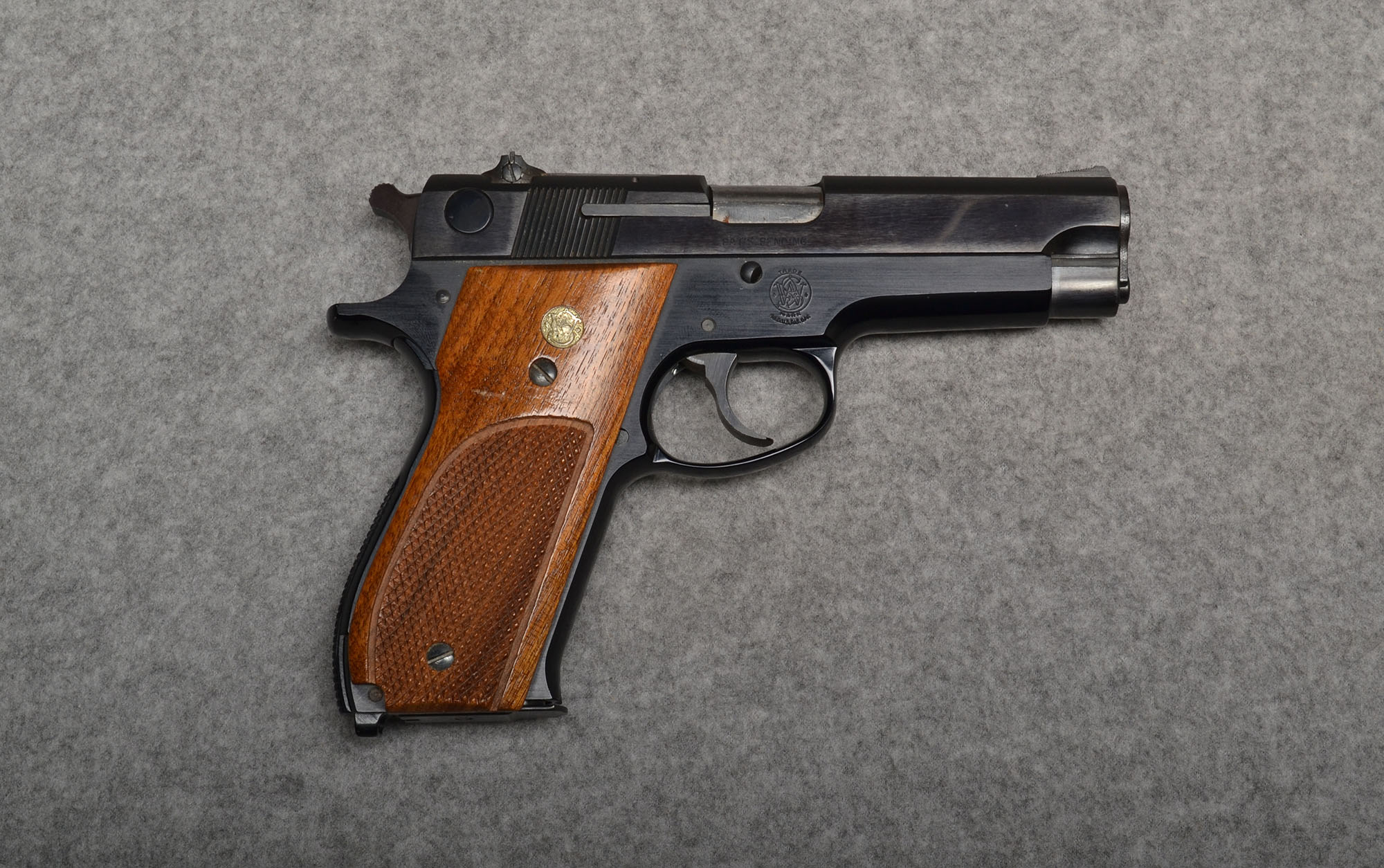 Smith & Wesson ~ 39-2 ~ 9mm luger - Bass Pro Shops