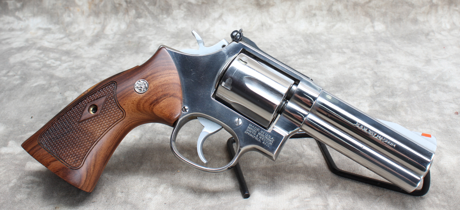 Smith & Wesson~ 686-4~ .357 Magnum - Bass Pro Shops