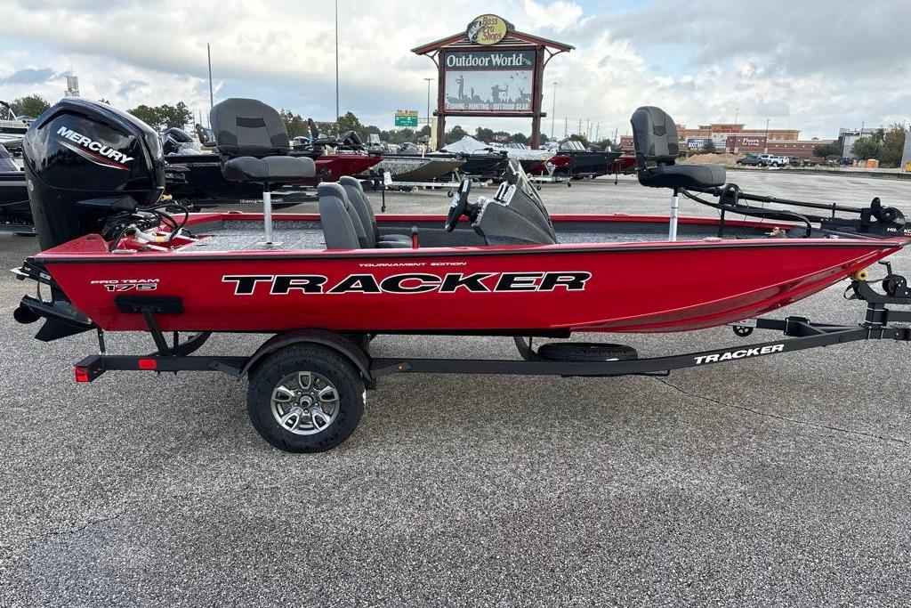 Image of 2026 TRACKER PRO TEAM 175