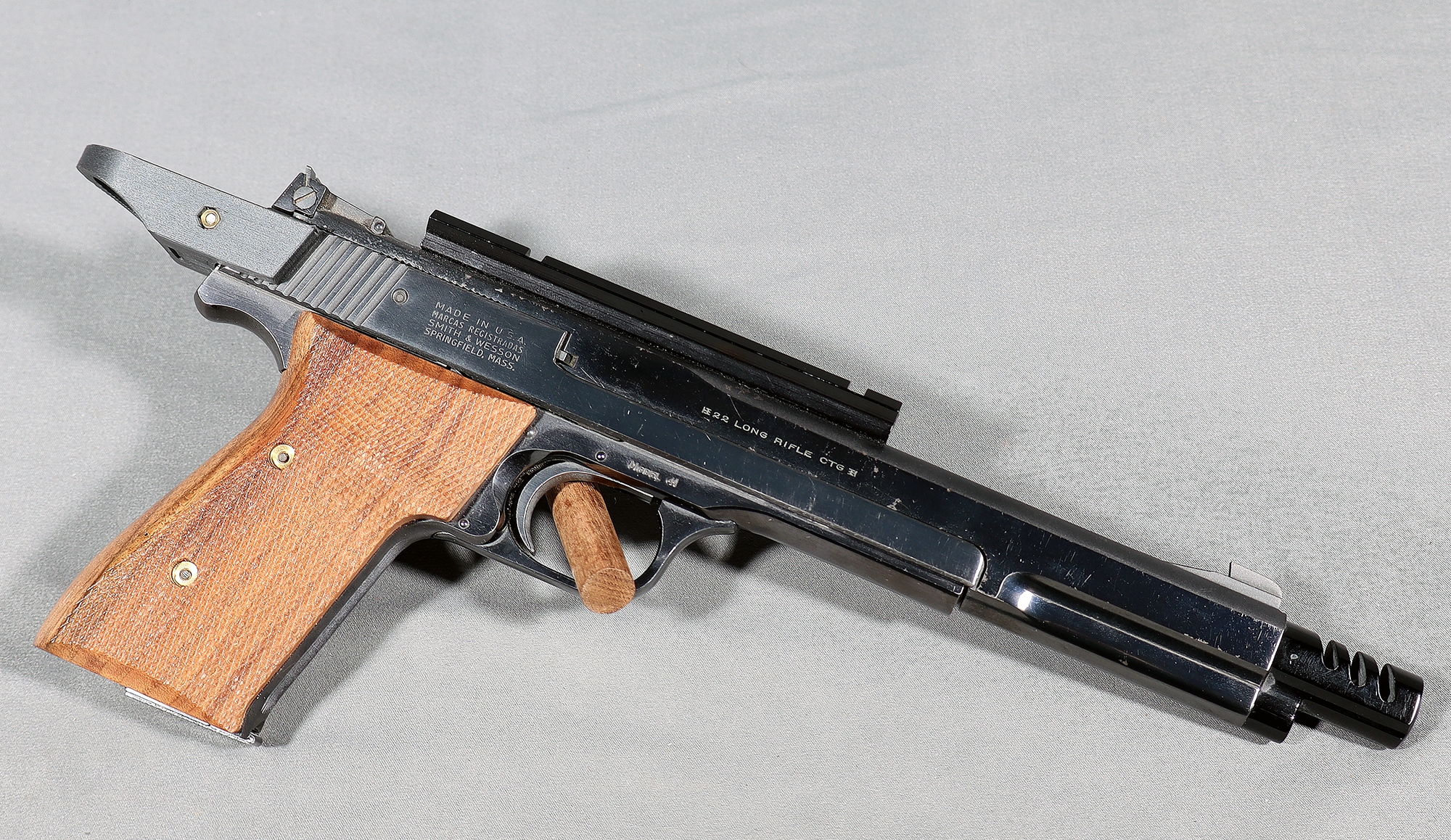 Image of Smith & Wesson ~ 41 ~ .22 Long rifle