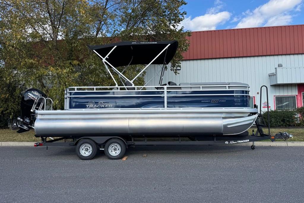 Image of 2026 SUN TRACKER SPORTFISH 22 DLX
