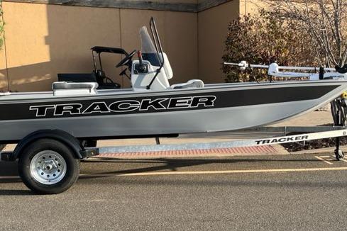 Image of 2026 TRACKER BASS TRACKER CLASSIC CC