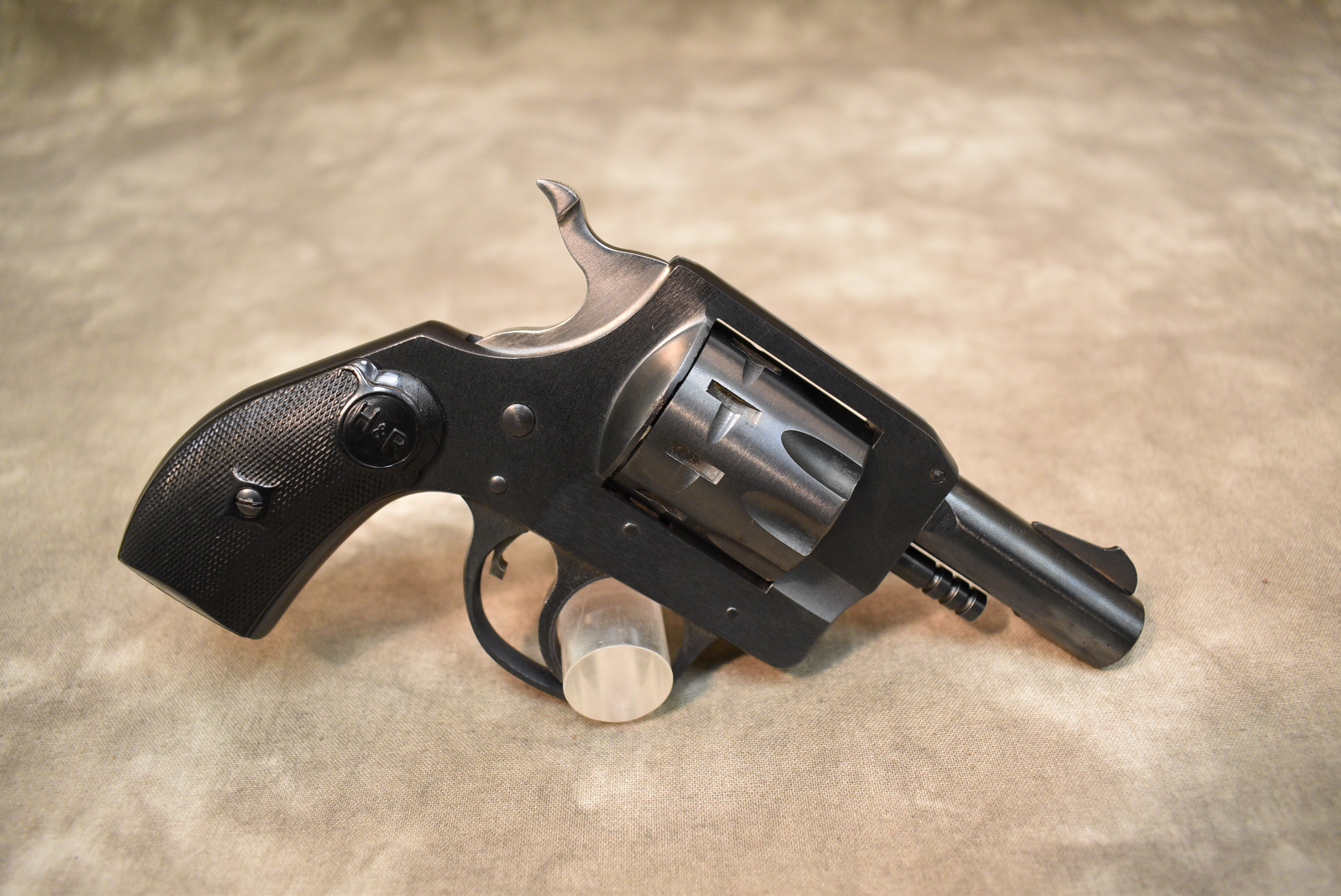 H&R~929~.22 LR - Bass Pro Shops