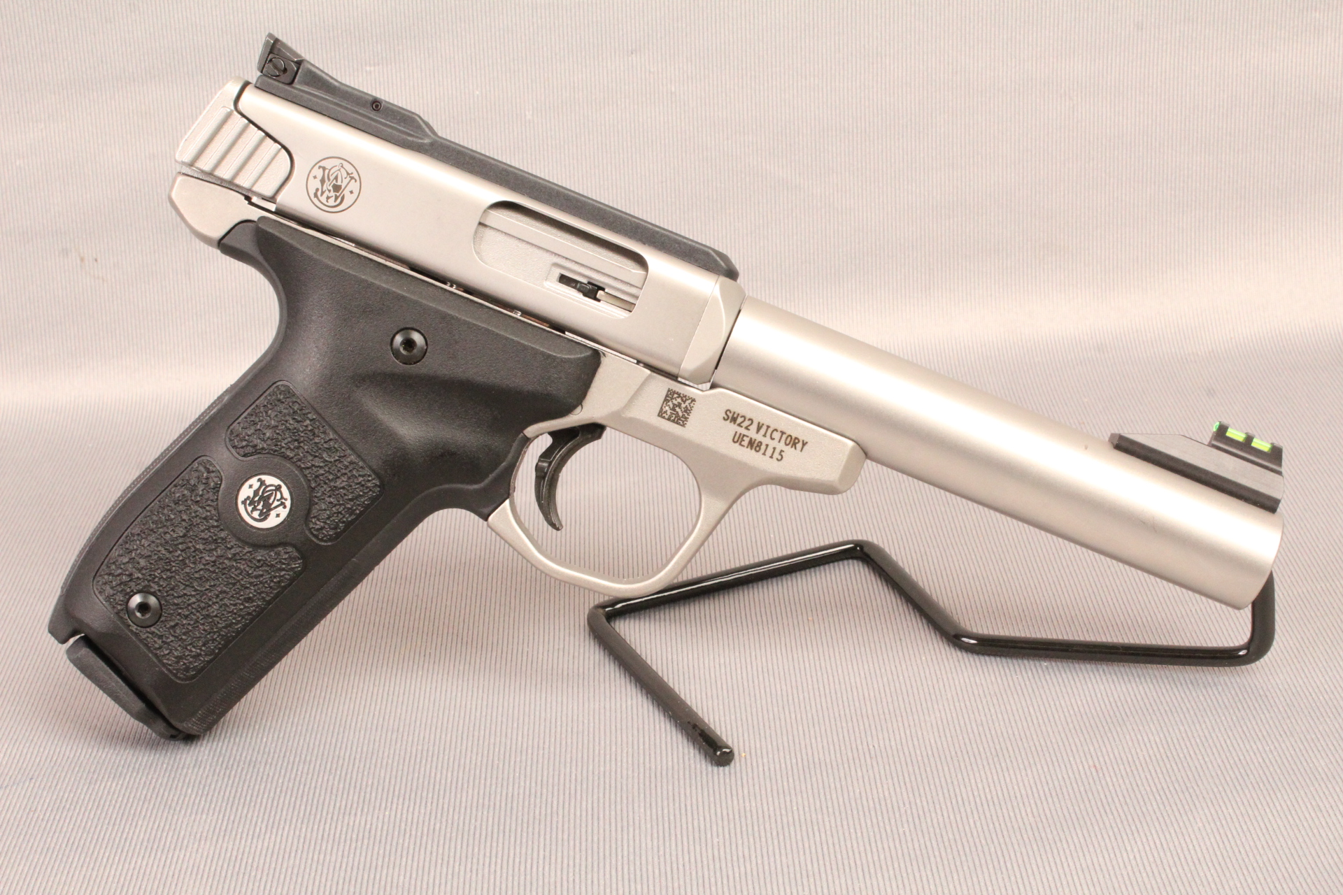 Image of Smith & Wesson ~ SW22 Victory ~ .22 LR