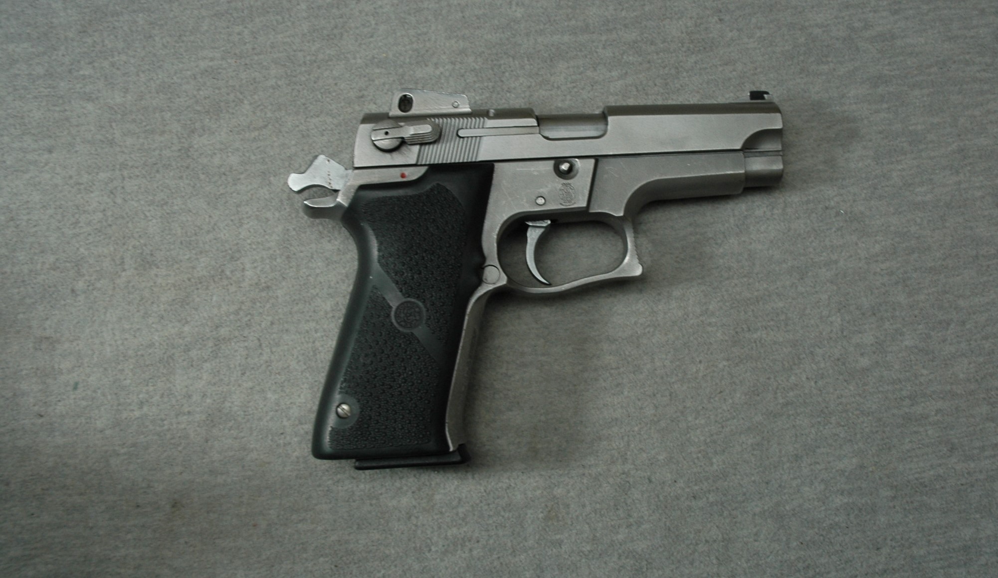 Smith & Wesson ~ 5906 ~ 9mm Luger - Bass Pro Shops