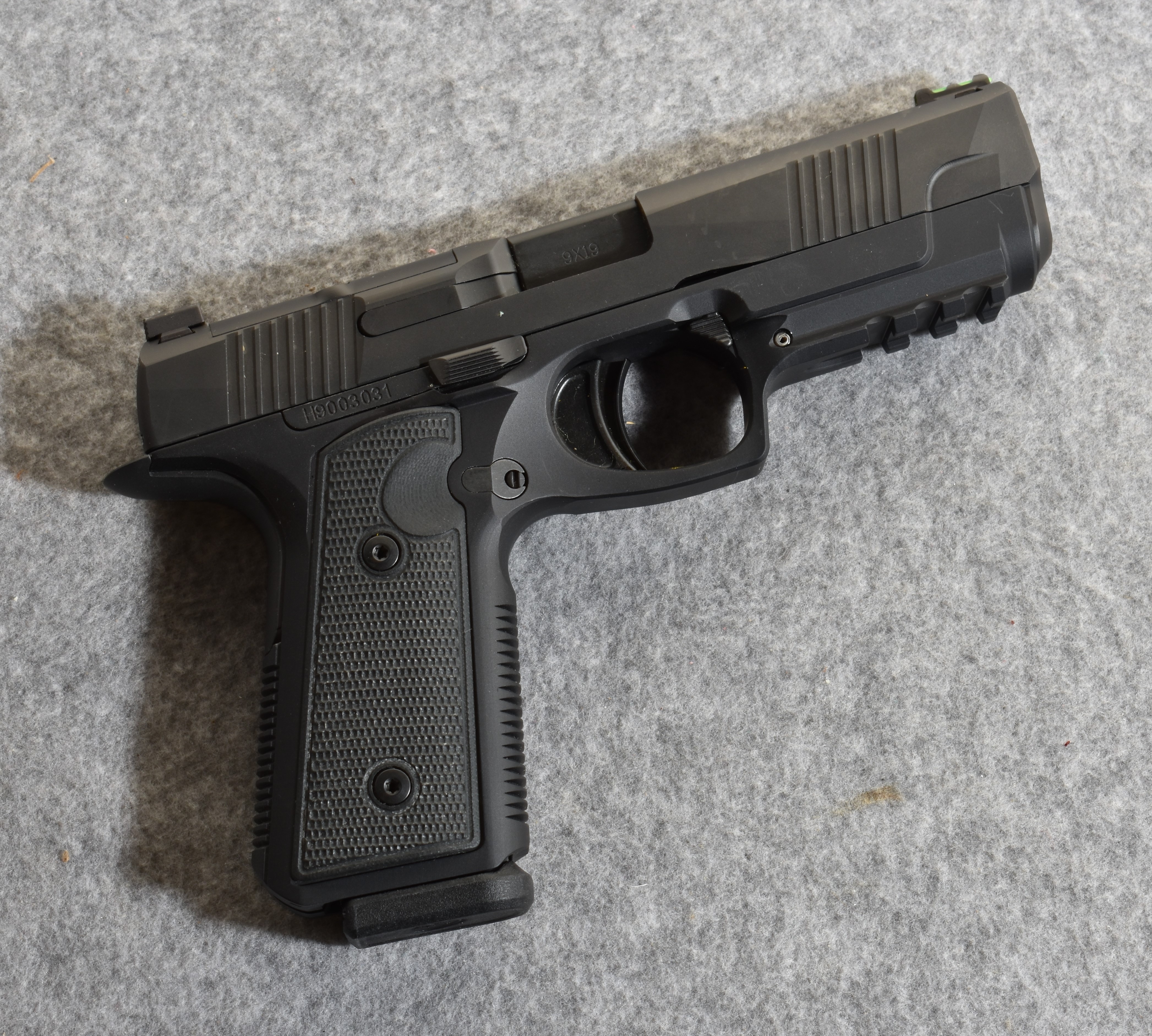 Image of Daniel Defense H9 9mm Semiautomatic Pistol
