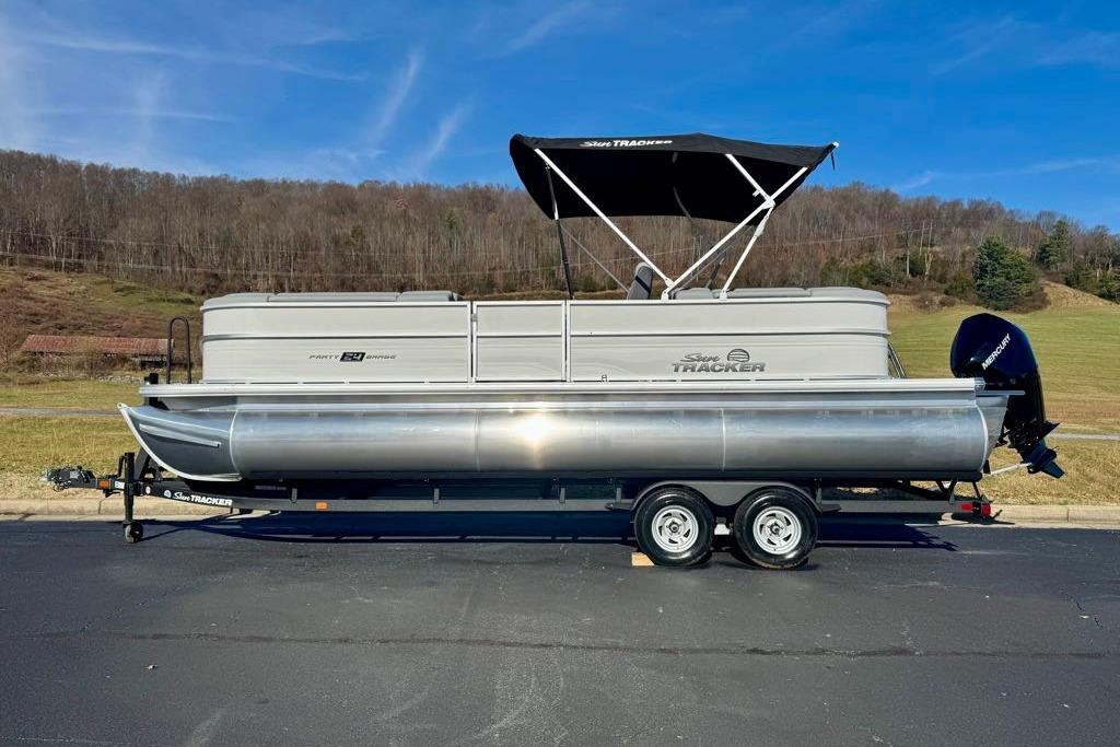 Image of 2026 SUN TRACKER PARTY BARGE 24 XP3