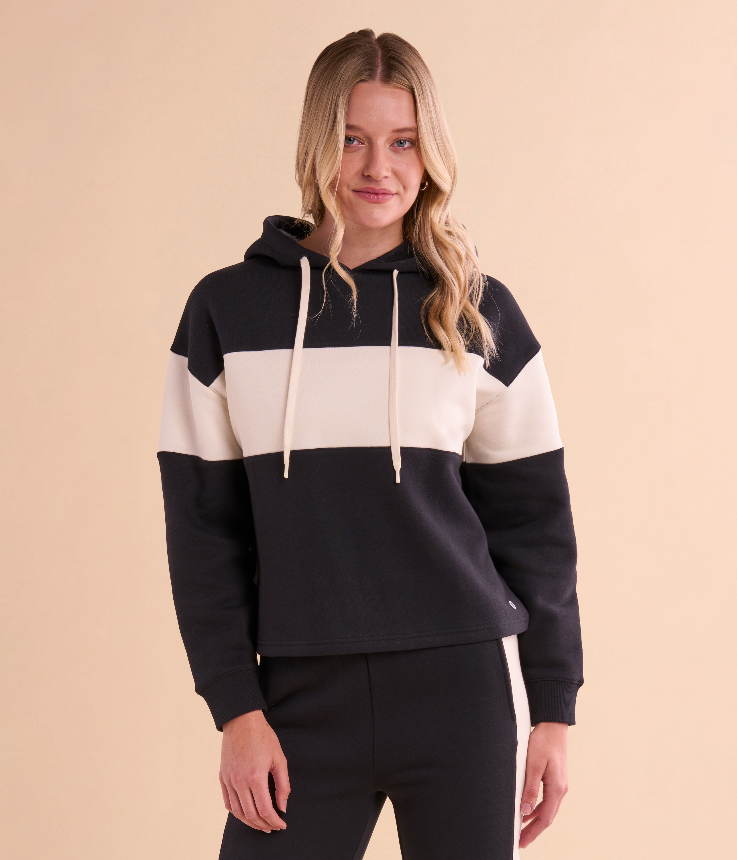 Image of Natural Reflections Harbor Colorblock Hoodie - Black
