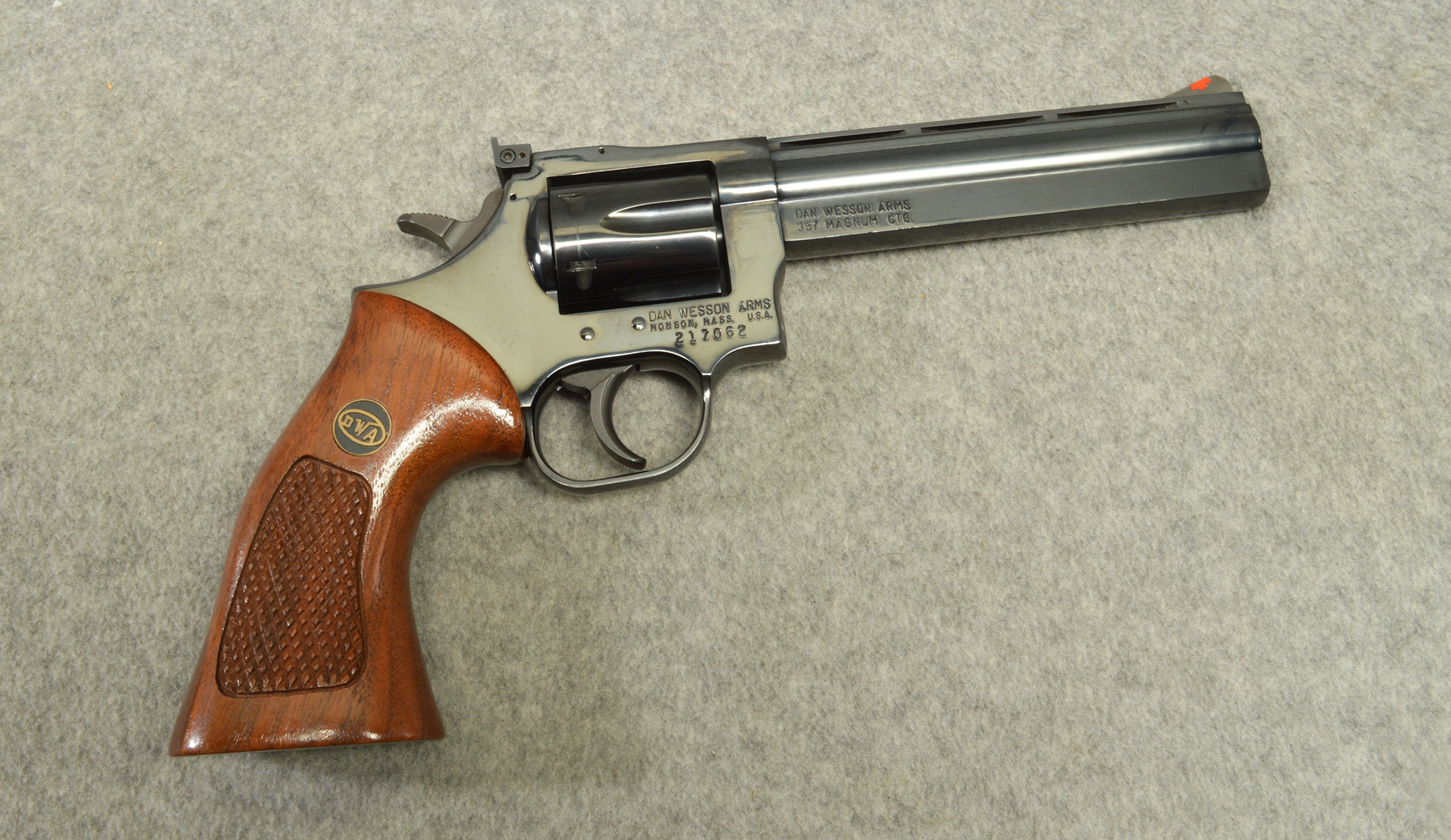 Dan Wesson ~ 15-2 ~ .357 Magnum - Bass Pro Shops