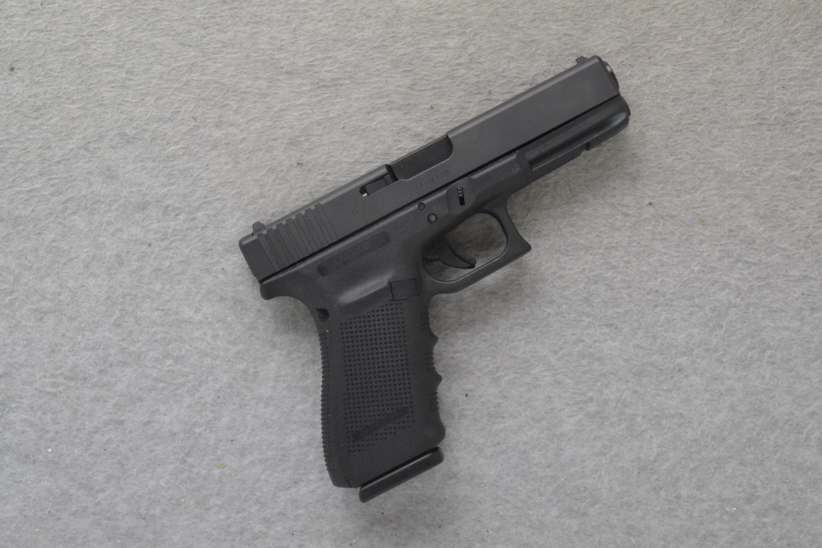 Glock ~ 21 GEN 4 ~ .45 Auto - Bass Pro Shops