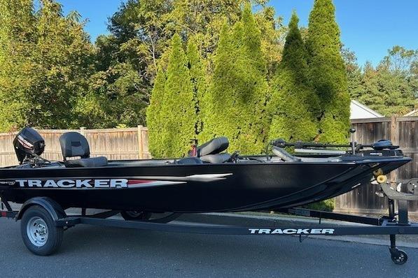 Image of 2026 TRACKER PANFISH 17