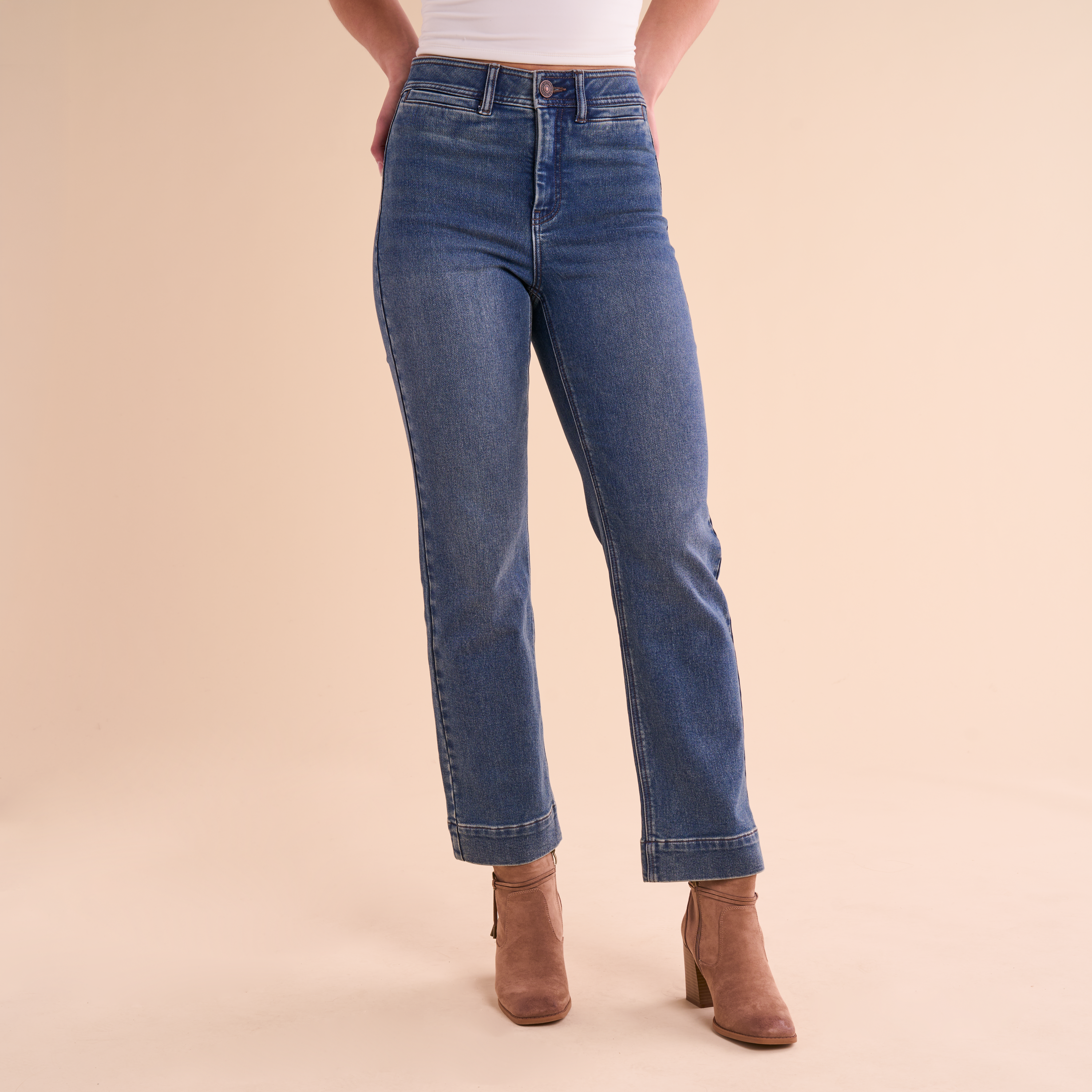 Image of Natural Reflections Knit Denim Straight-Leg Jeans - Medium Wash