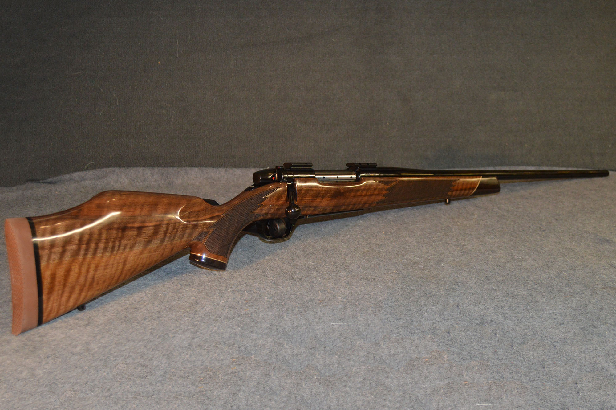 Weatherby~Mark V Deluxe~.300 Weatherby Magnum - Bass Pro Shops