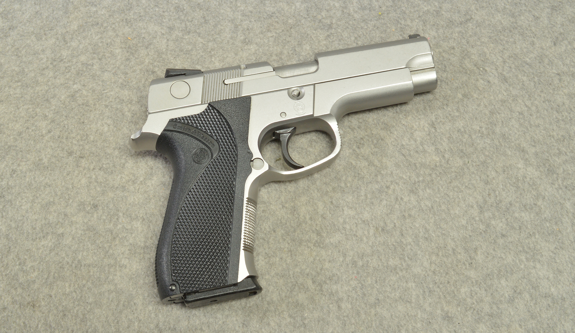 Smith & Wesson ~ 4046 ~ .40 S&W - Bass Pro Shops