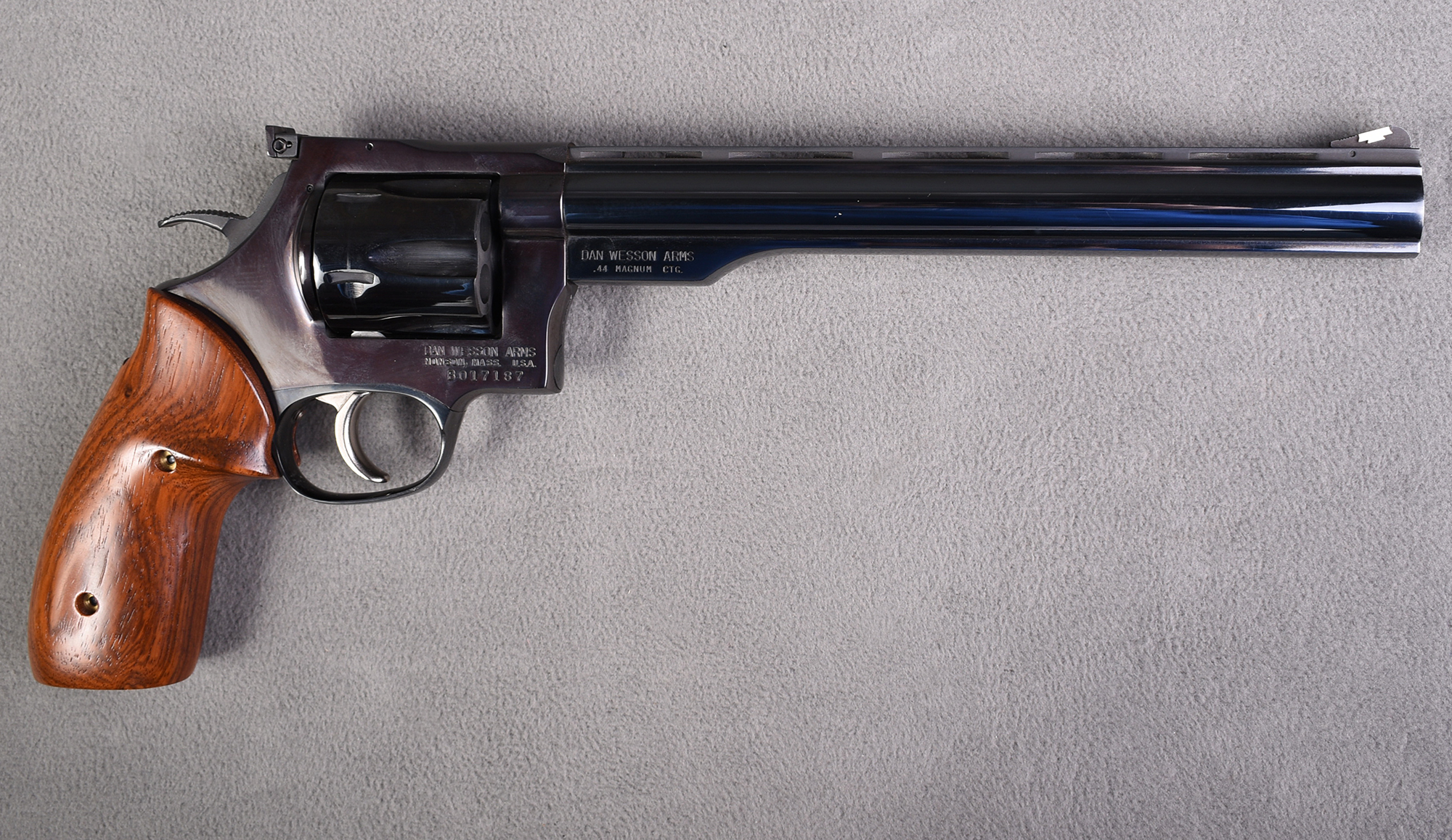 Dan Wesson ~ John Taffin owned ~ .44 Magnum - Bass Pro Shops